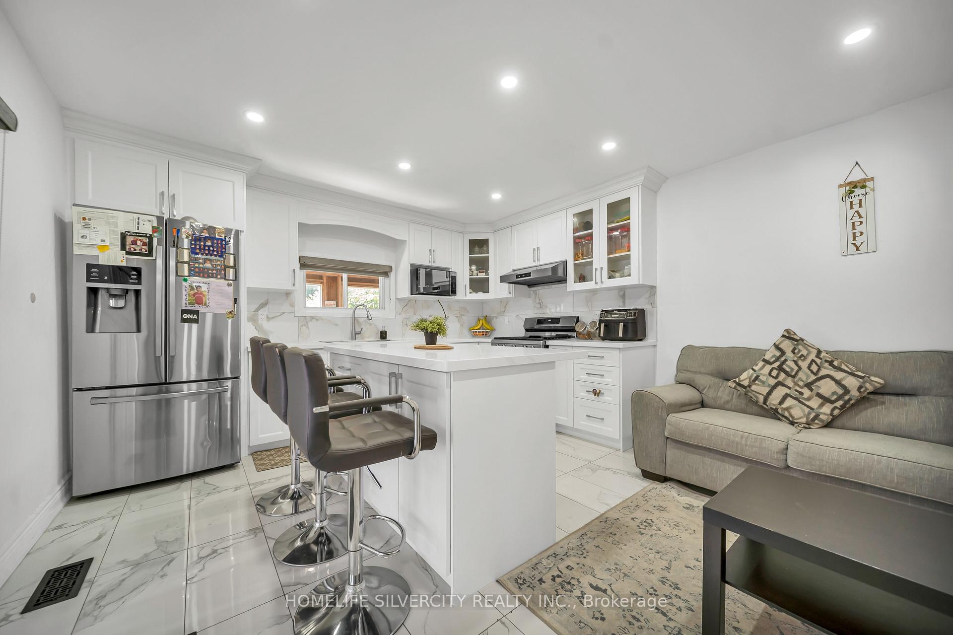 Photo 30 of 19 Pleasantview Avenue, Brampton, Brampton West — HOMEH