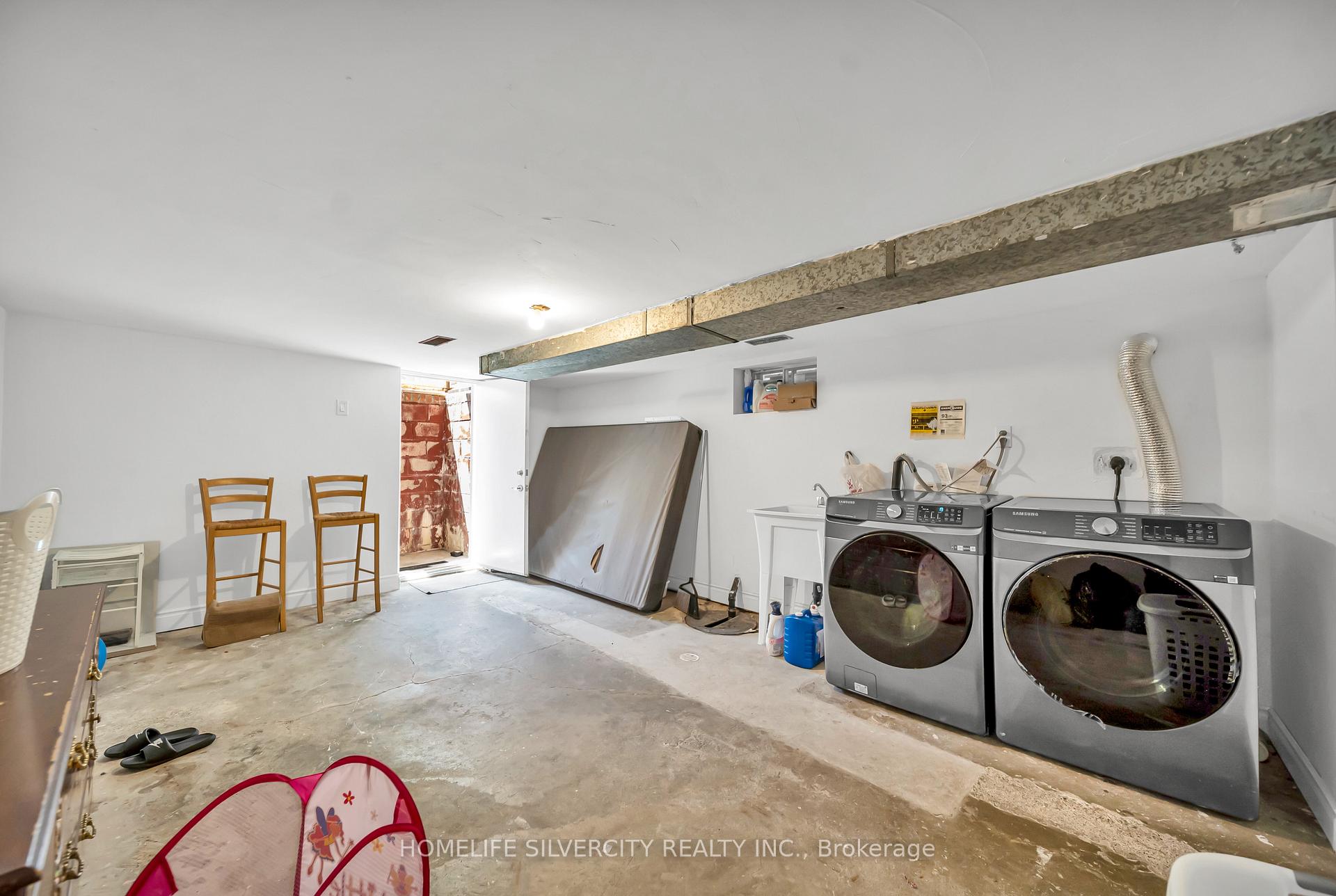 Photo 33 of 19 Pleasantview Avenue, Brampton, Brampton West — HOMEH