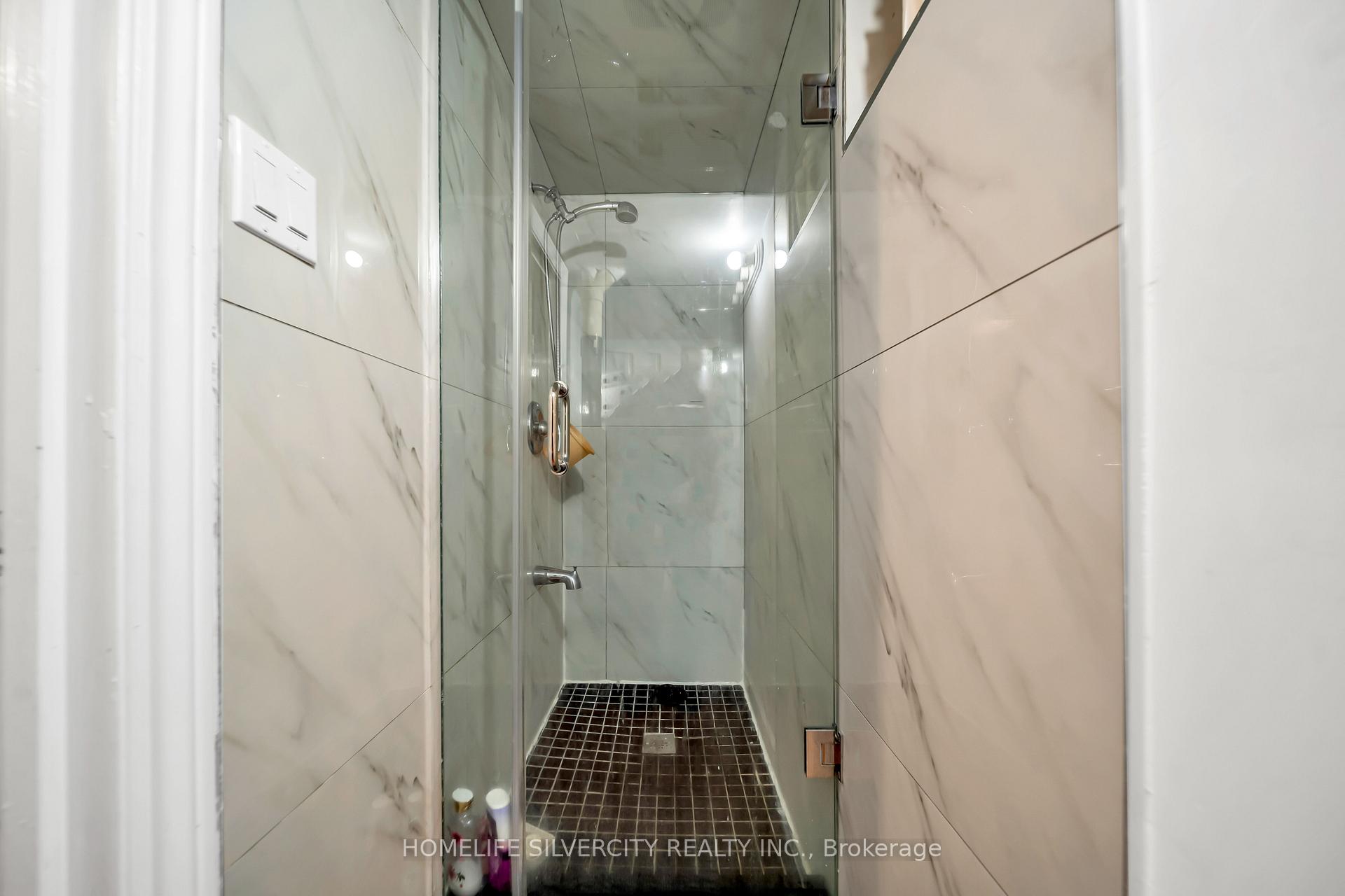 Photo 35 of 19 Pleasantview Avenue, Brampton, Brampton West — HOMEH