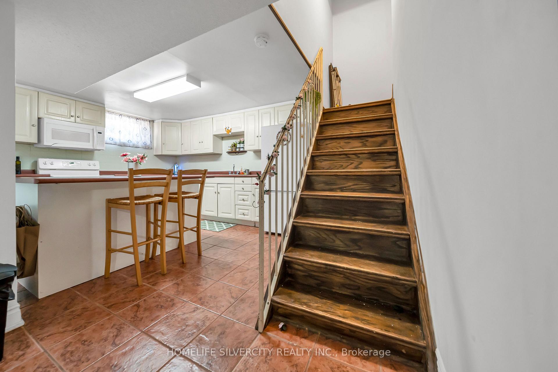 Photo 37 of 19 Pleasantview Avenue, Brampton, Brampton West — HOMEH