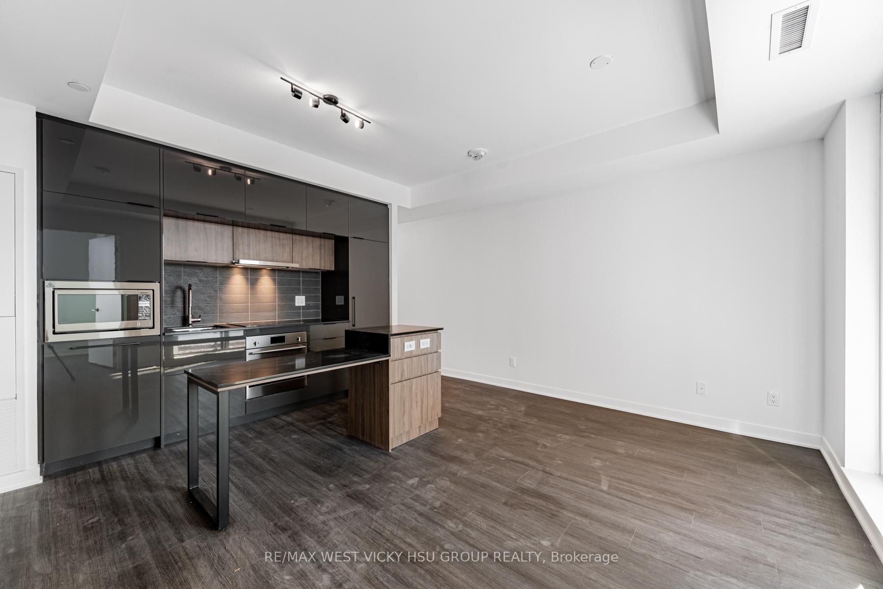 Photo 8 of Unit 810, 185 Alberta Avenue, Toronto, Oakwood Village — HOMEH