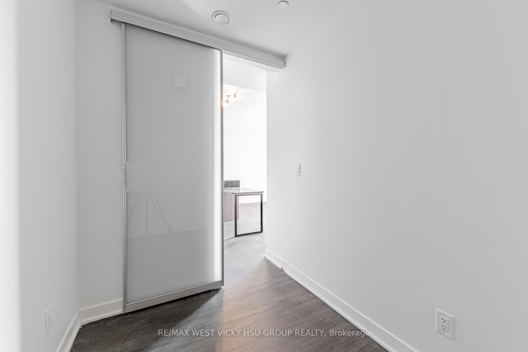 Photo 11 of Unit 810, 185 Alberta Avenue, Toronto, Oakwood Village — HOMEH