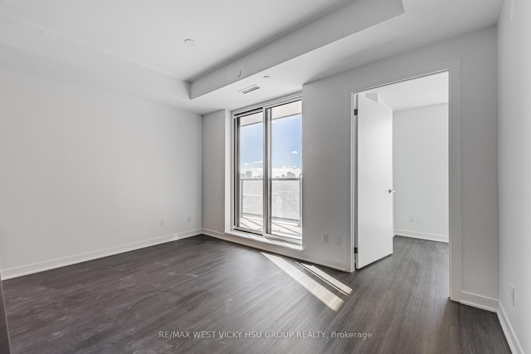 Photo 16 of Unit 810, 185 Alberta Avenue, Toronto, Oakwood Village — HOMEH