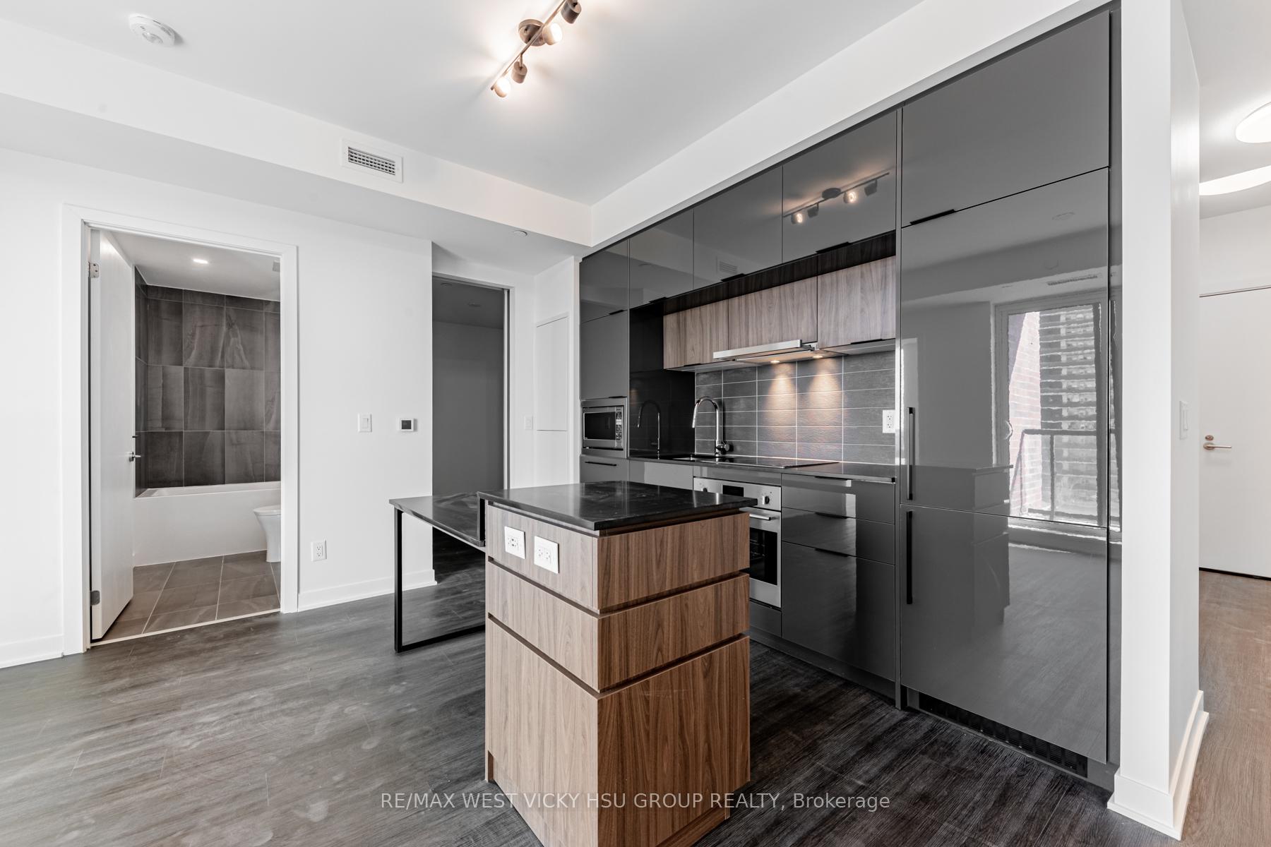 Photo 17 of Unit 810, 185 Alberta Avenue, Toronto, Oakwood Village — HOMEH