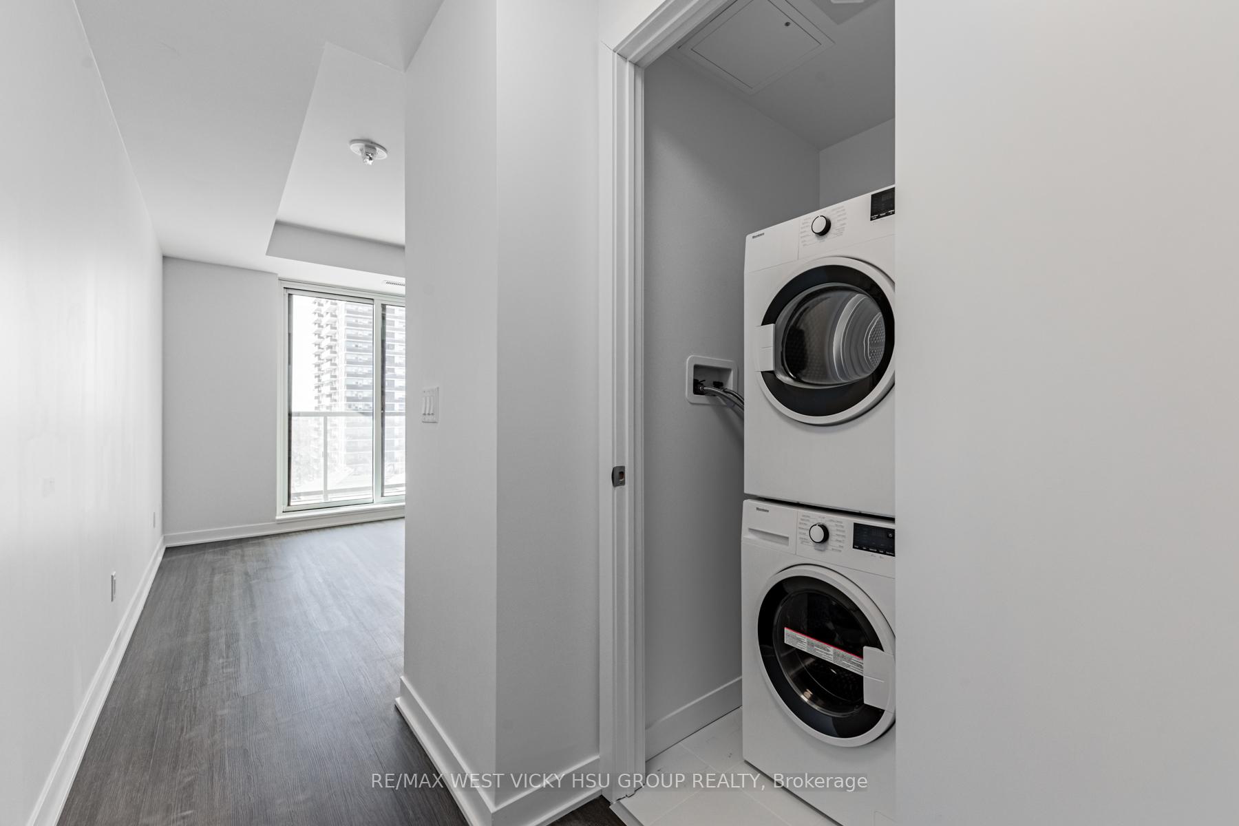 Photo 18 of Unit 810, 185 Alberta Avenue, Toronto, Oakwood Village — HOMEH