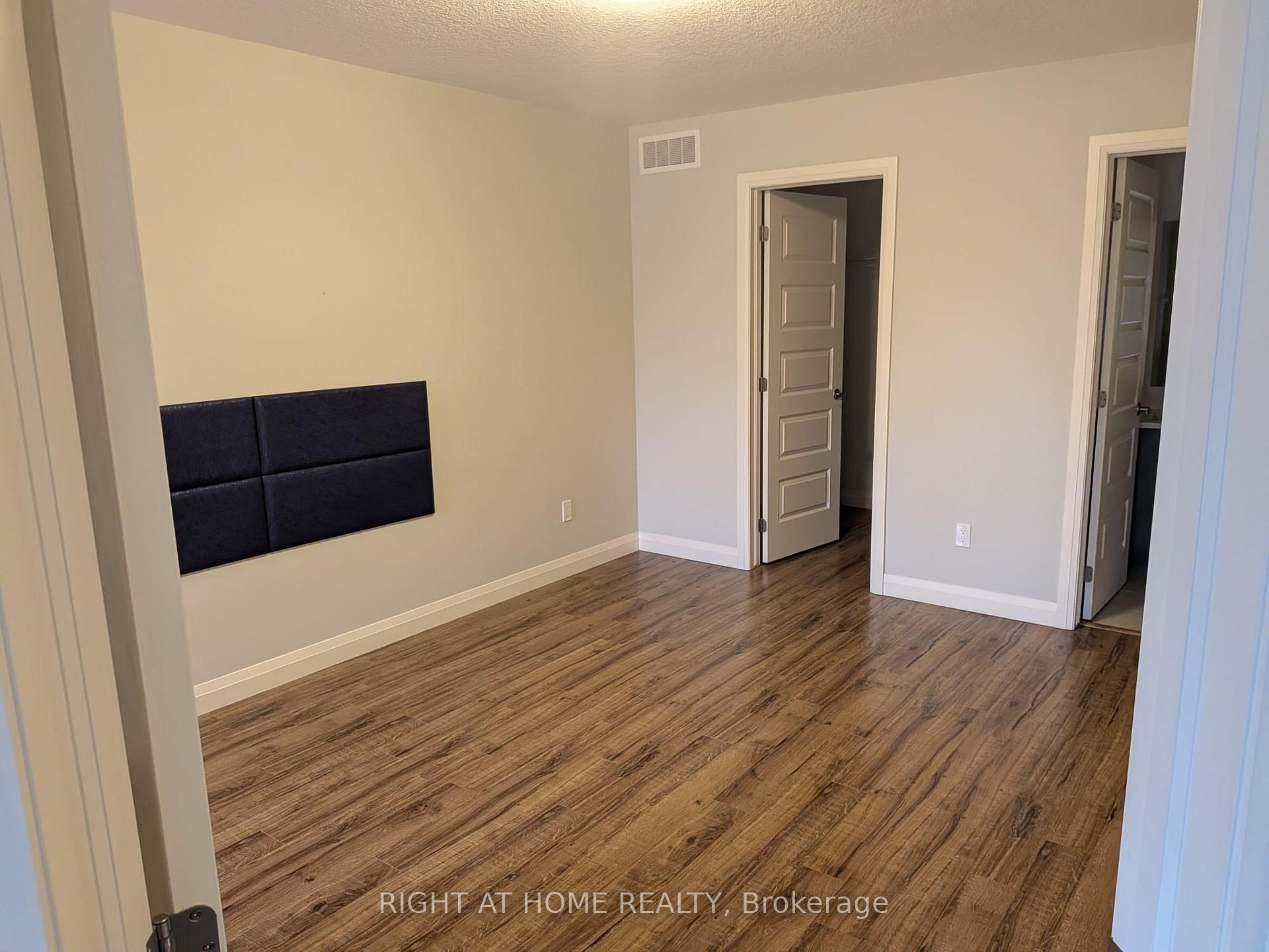 Photo 3 of Unit 17, 3046 Springmeadow Road E, London, South W — HOMEH
