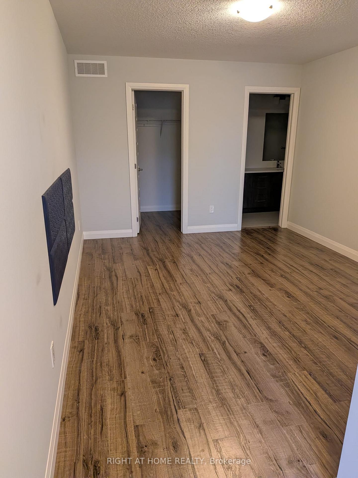 Photo 4 of Unit 17, 3046 Springmeadow Road E, London, South W — HOMEH