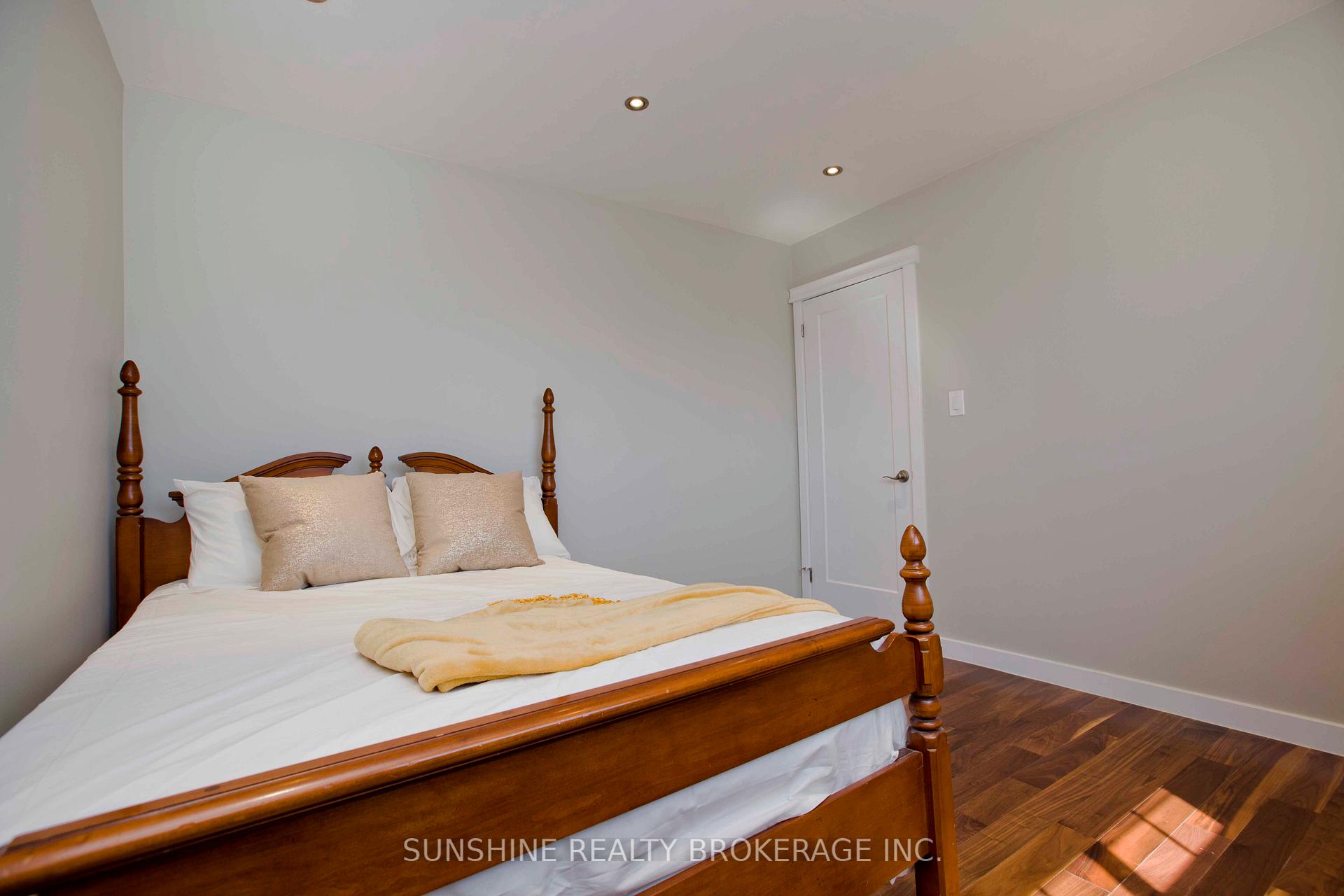 Photo 19 of 121 Sammon Avenue, Toronto, Danforth Village-East York — HOMEH
