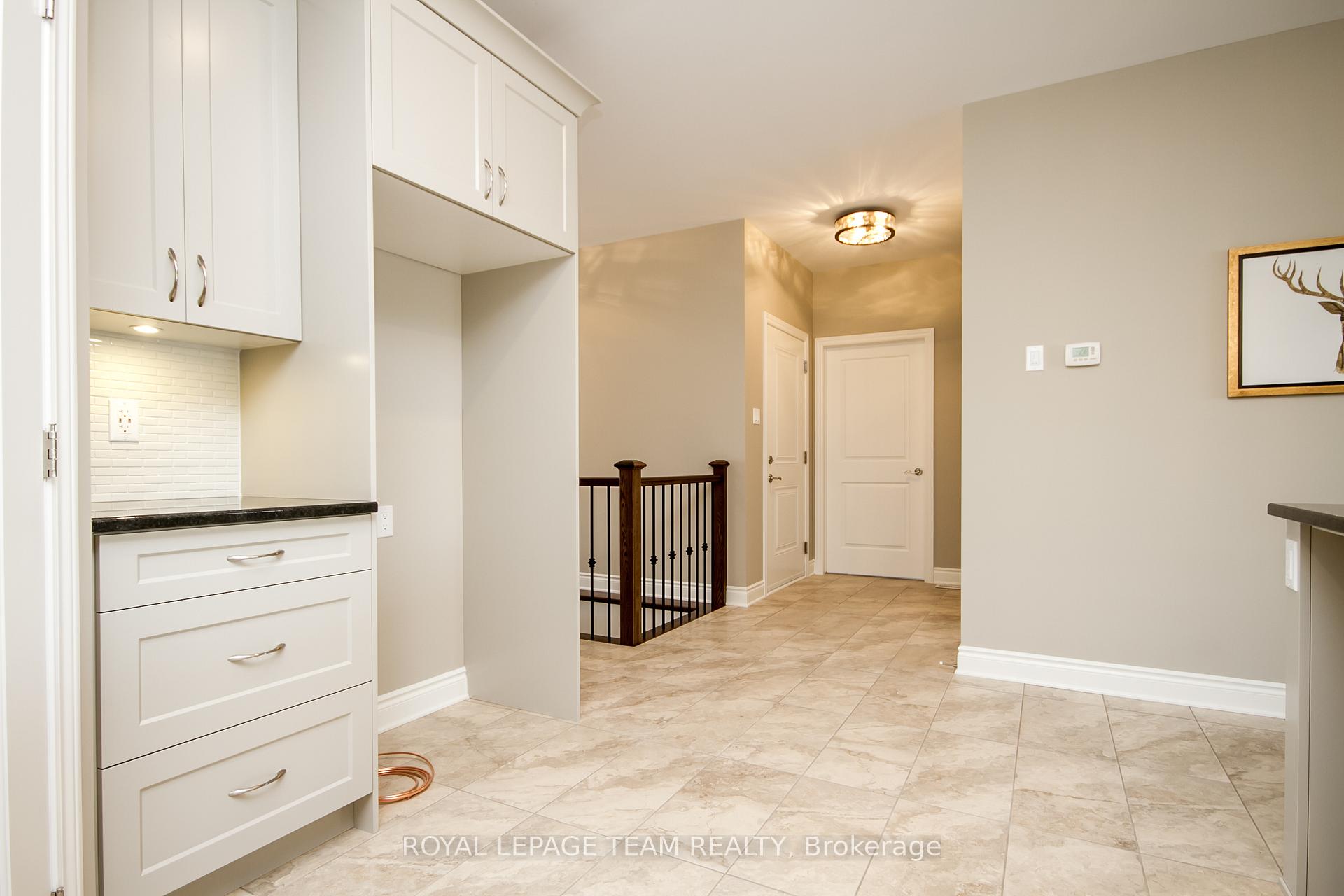 Photo 11 of 1233 Potter Drive, Brockville, Brockville — HOMEH