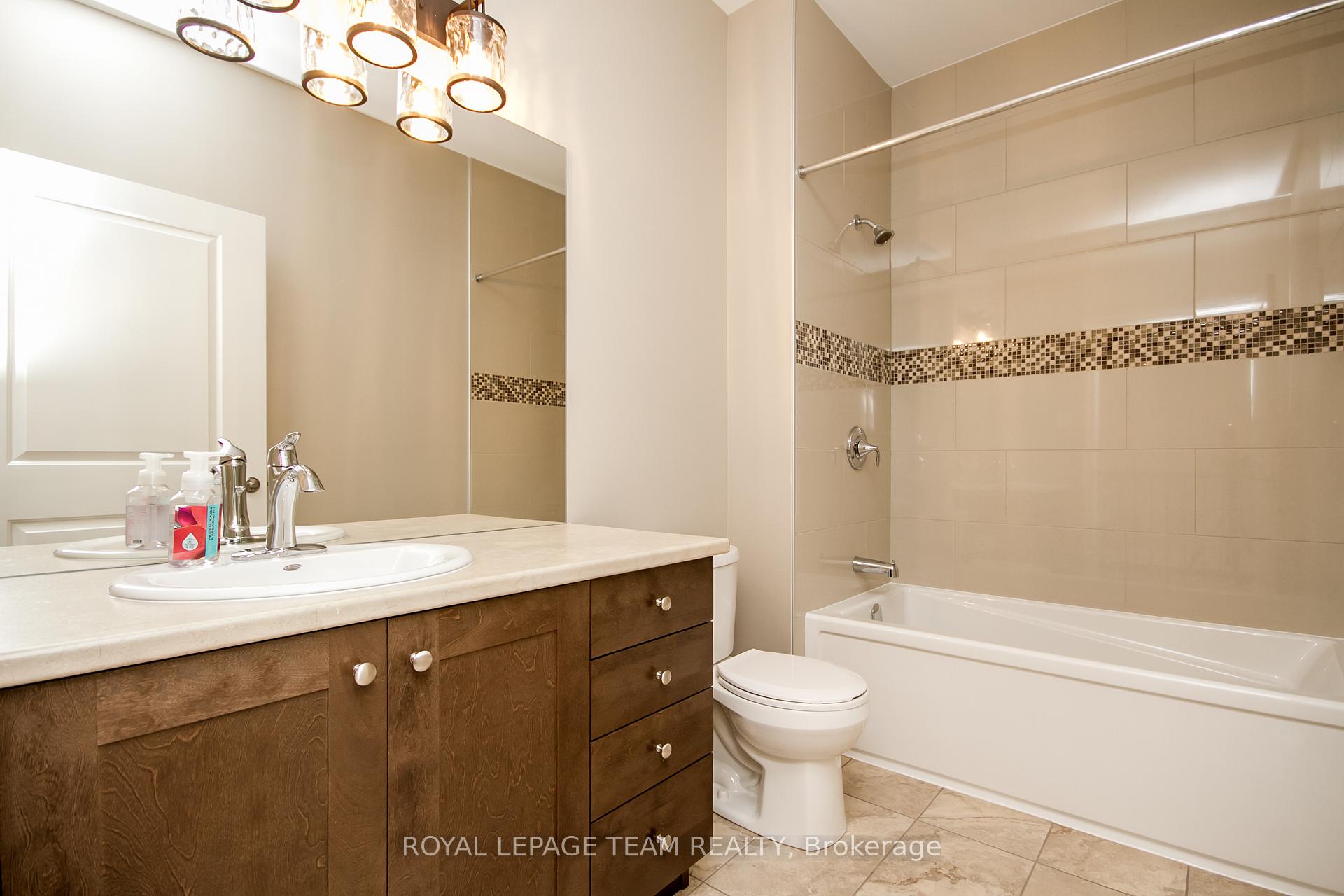 Photo 17 of 1233 Potter Drive, Brockville, Brockville — HOMEH