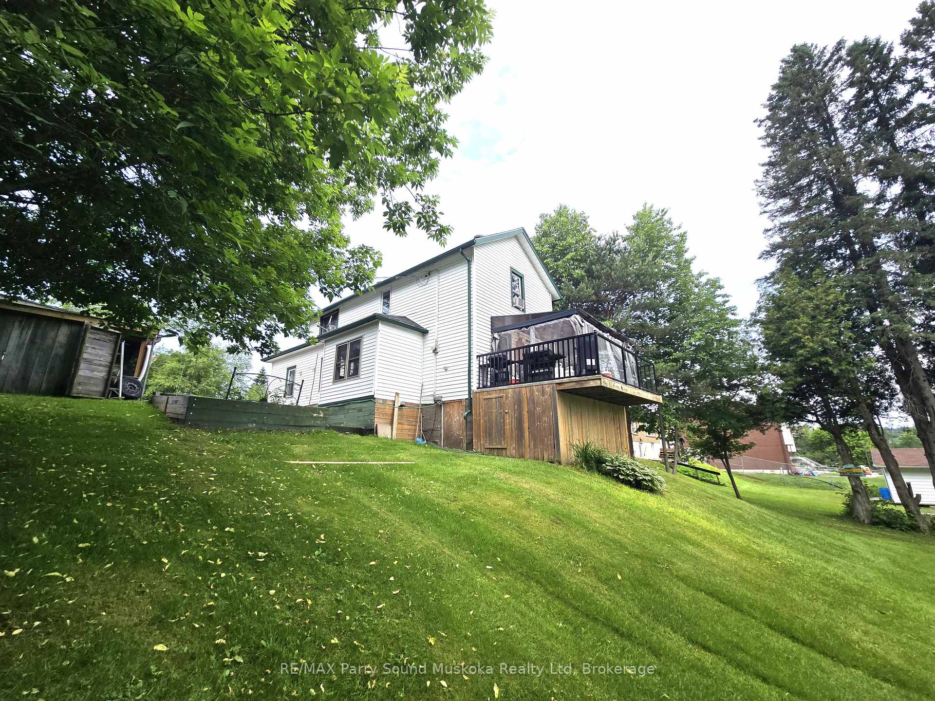 Photo 4 of 118 Dimsdale Street, Burk's Falls — HOMEH