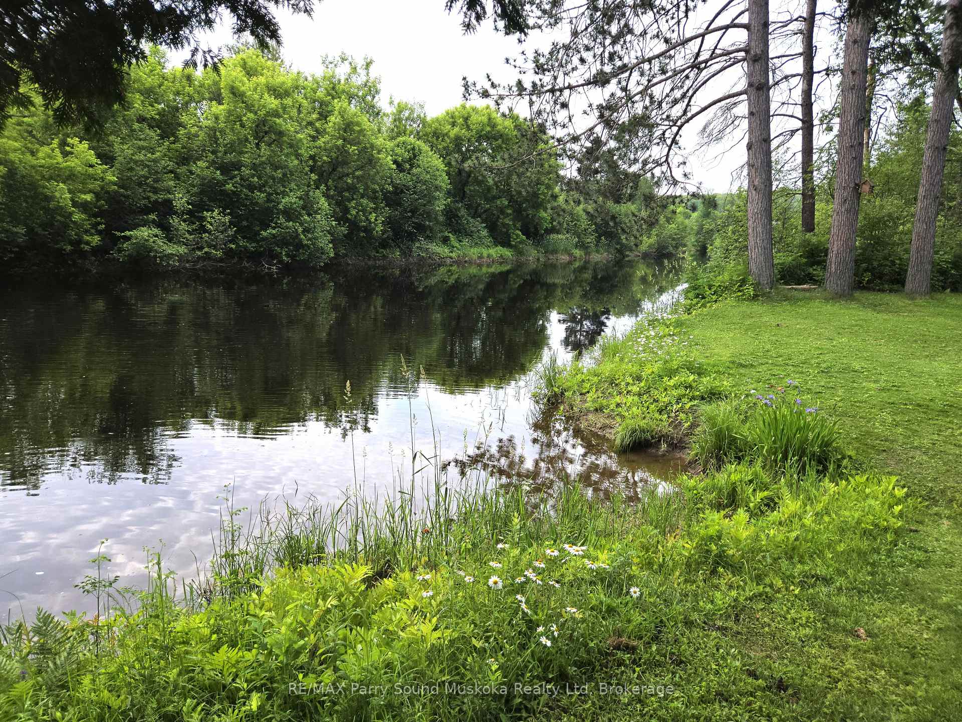 Photo 11 of 118 Dimsdale Street, Burk's Falls — HOMEH