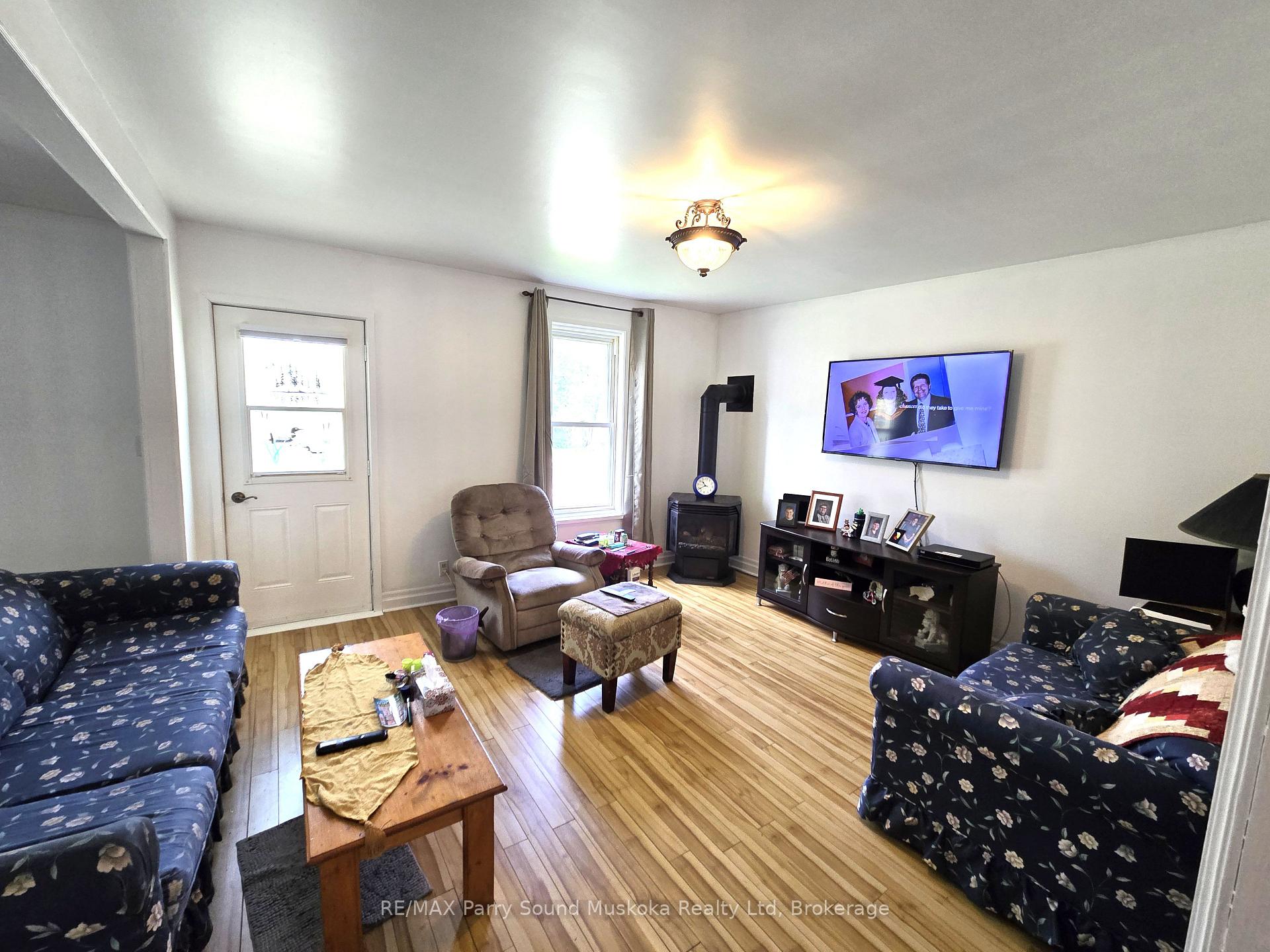 Photo 19 of 118 Dimsdale Street, Burk's Falls — HOMEH