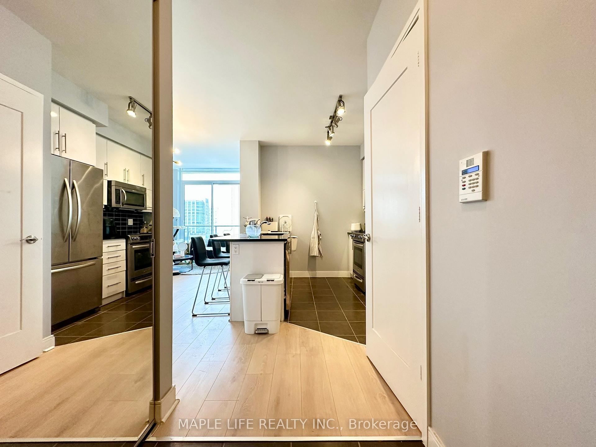 Photo 5 of Unit 702, 825 Church Street, Toronto, Rosedale-Moore Park — HOMEH