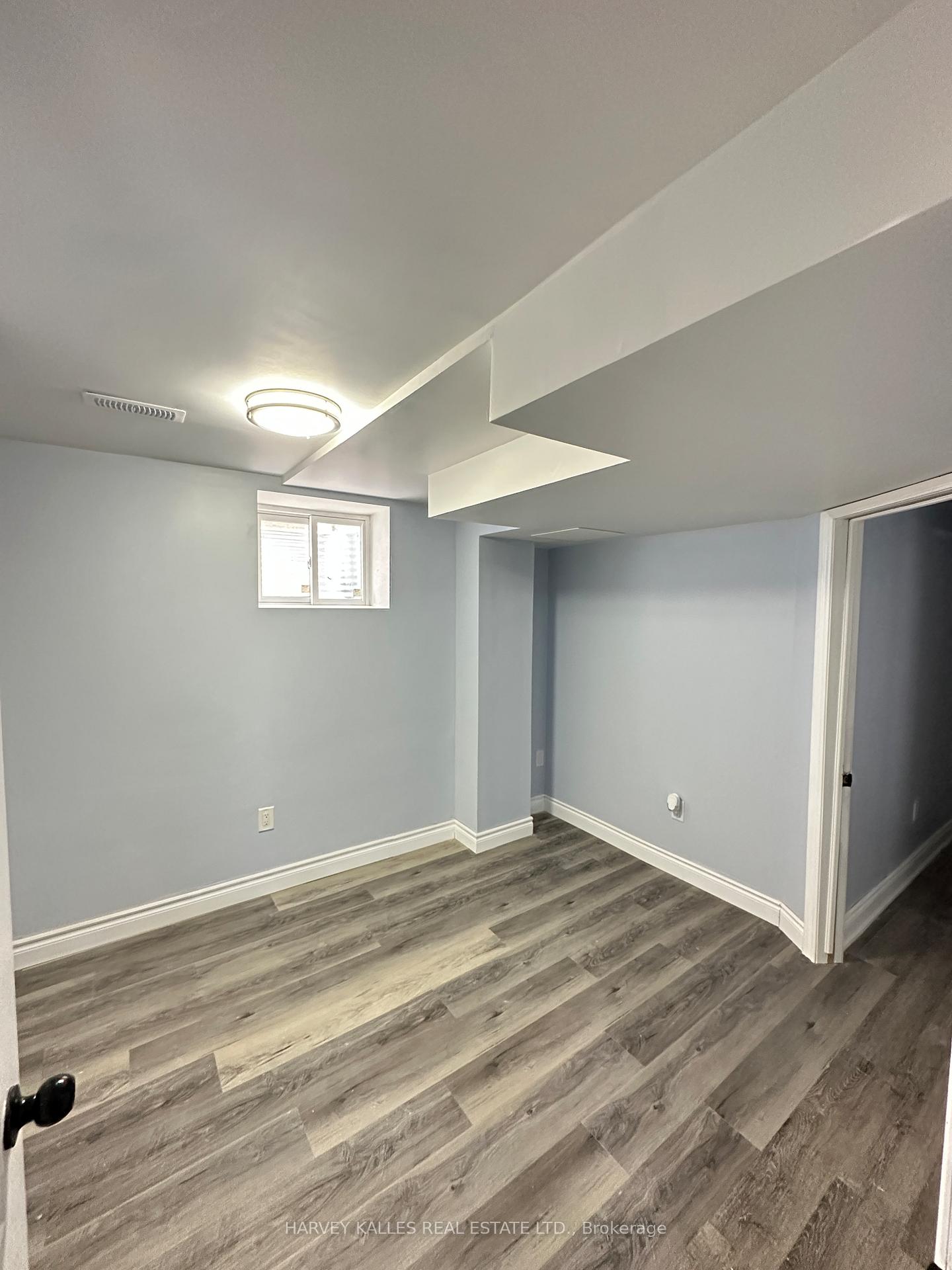 Photo 3 of Unit Bsmt, 11 Blue Oak Avenue, Brampton, Sandringham-Wellington — HOMEH