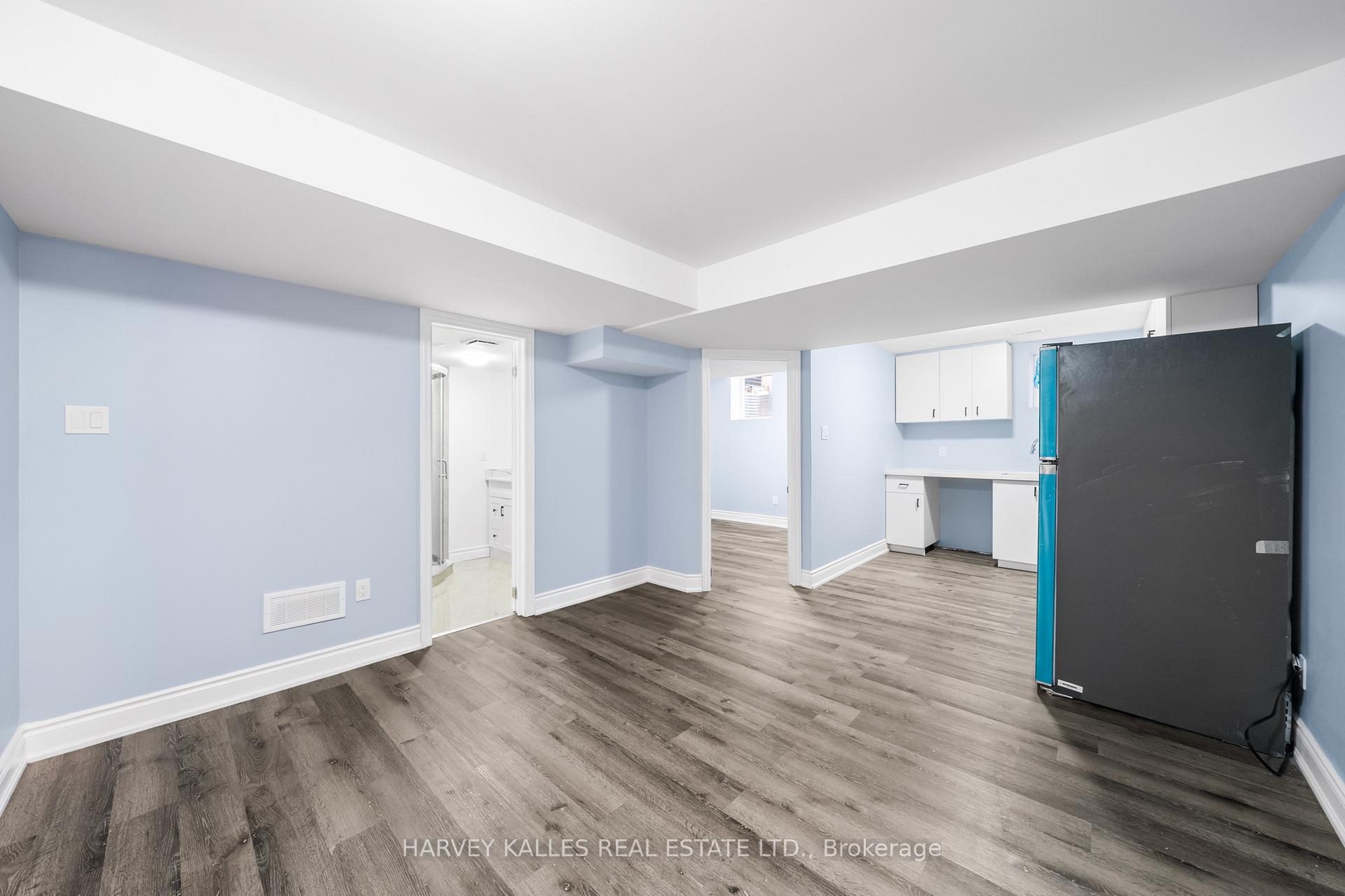 Photo 4 of Unit Bsmt, 11 Blue Oak Avenue, Brampton, Sandringham-Wellington — HOMEH