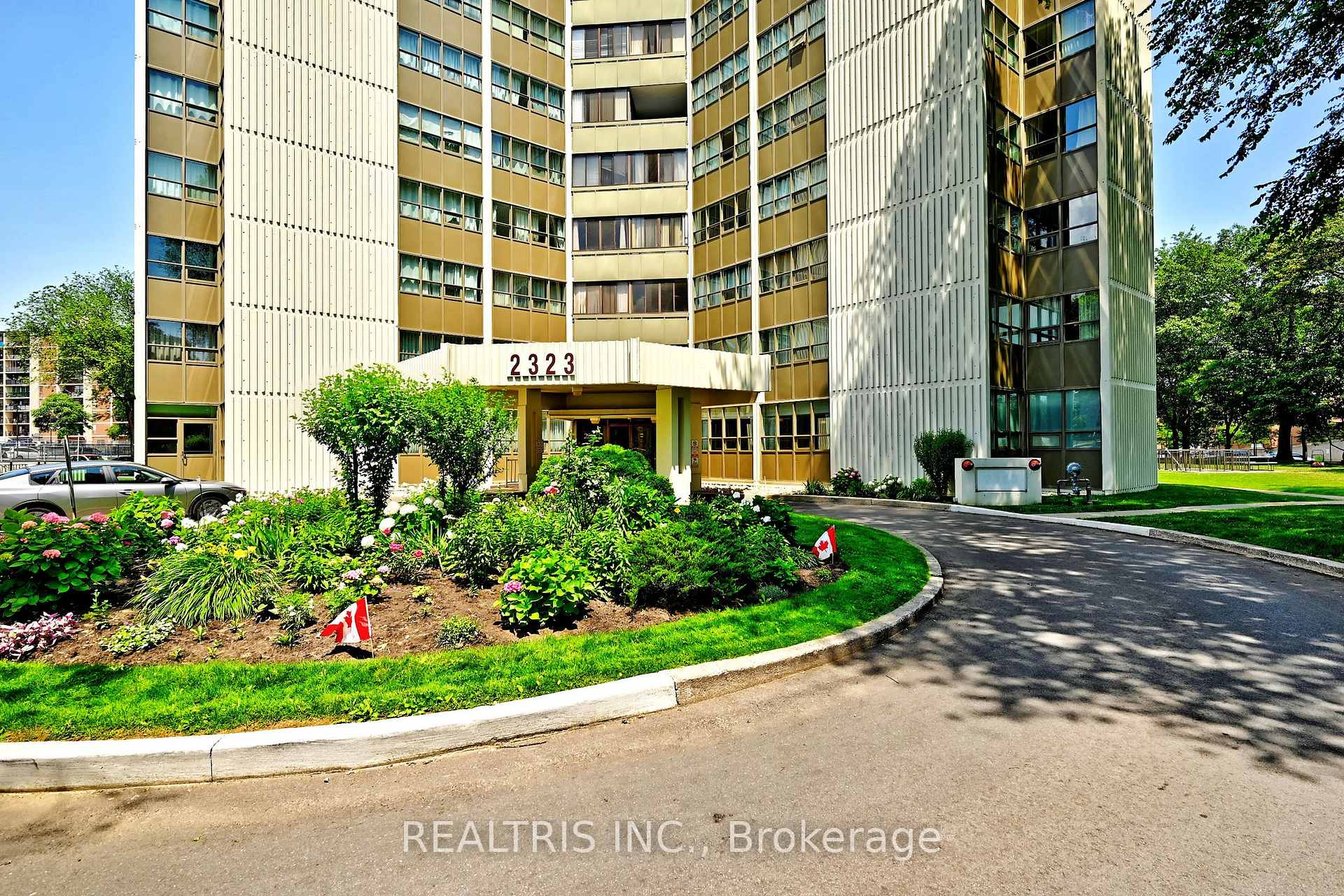 Photo of Unit 807, 2323 Confederation Parkway