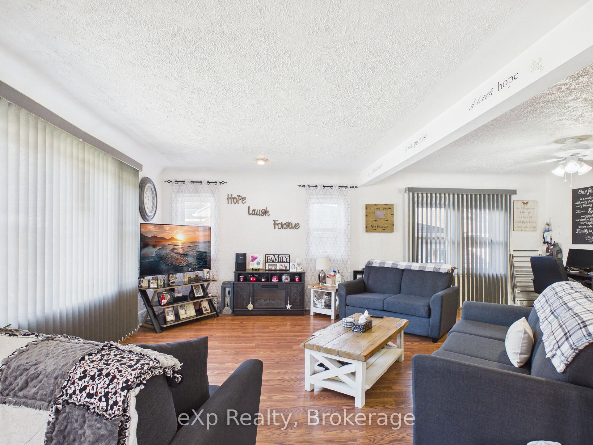 Photo 10 of 401 Prince Street, Brockton — HOMEH