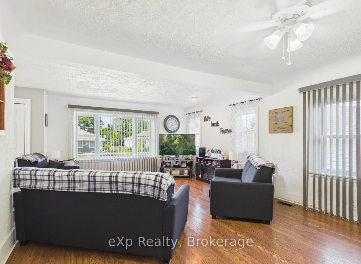 Photo 12 of 401 Prince Street, Brockton — HOMEH