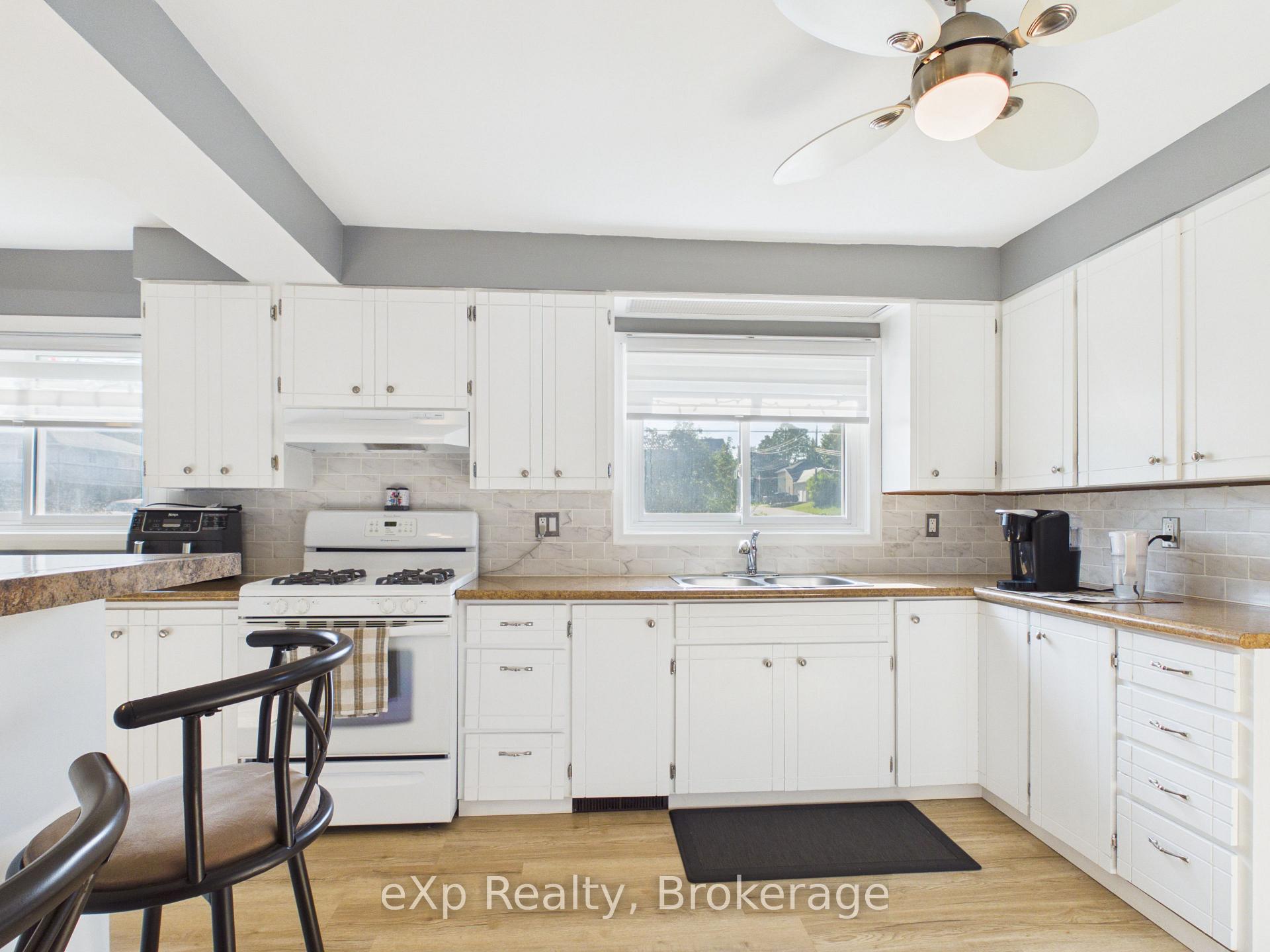 Photo 15 of 401 Prince Street, Brockton — HOMEH