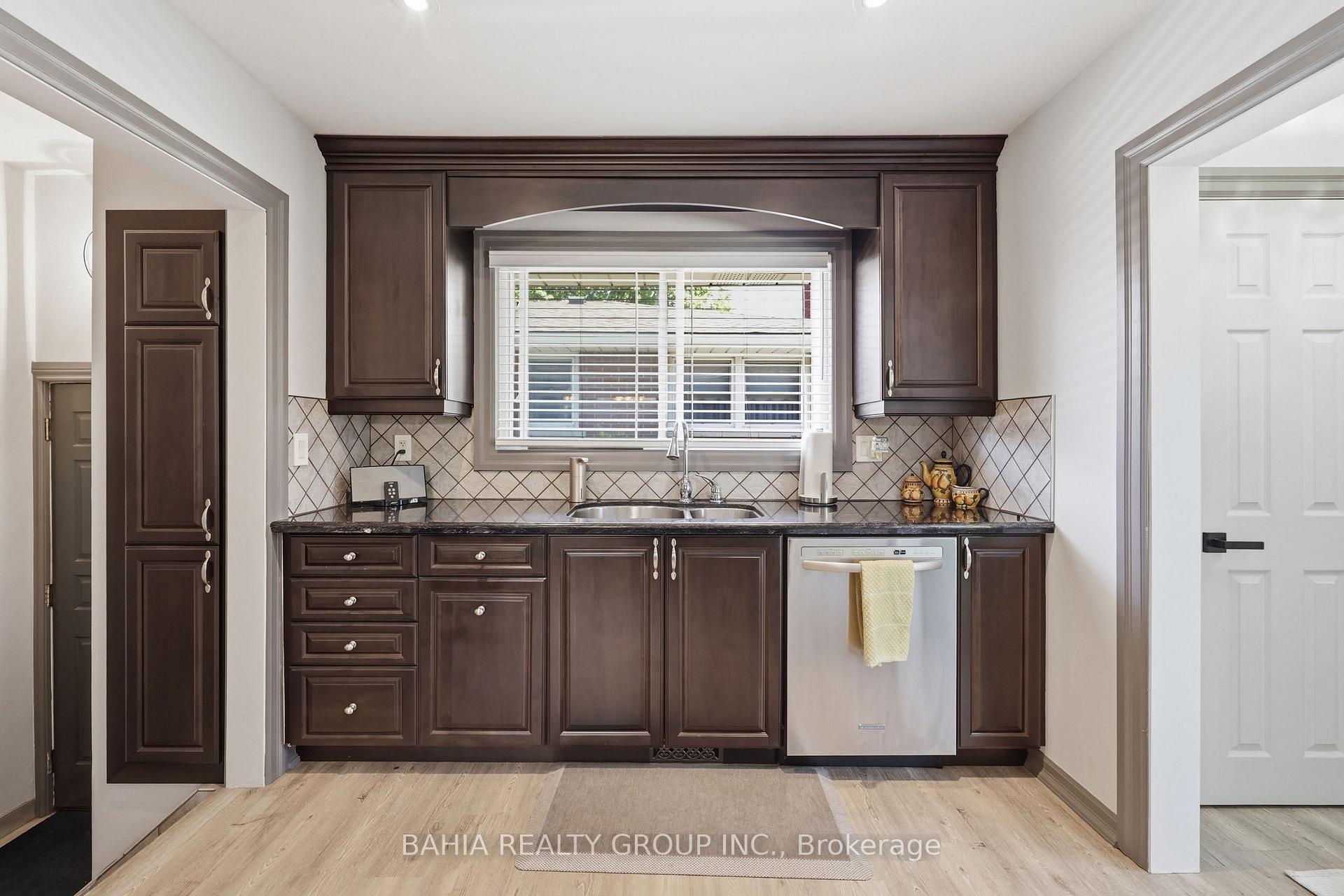 Photo 9 of 3 Kenwood Crescent, Hamilton, Huntington — HOMEH