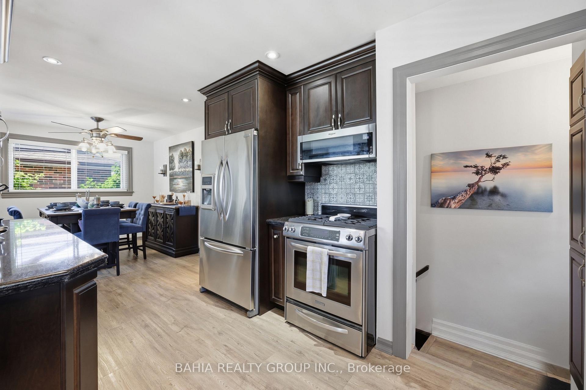 Photo 10 of 3 Kenwood Crescent, Hamilton, Huntington — HOMEH