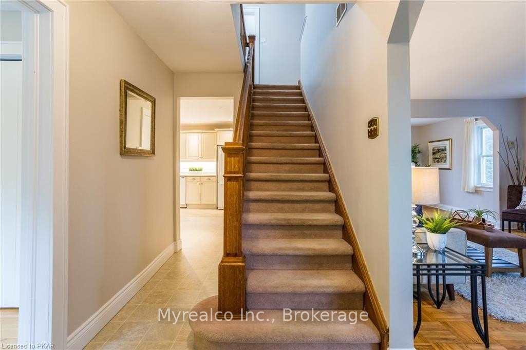 Photo 5 of 853 Fairbairn Street, Peterborough, North — HOMEH