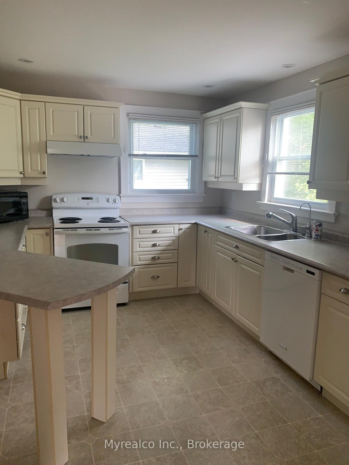 Photo 14 of 853 Fairbairn Street, Peterborough, North — HOMEH