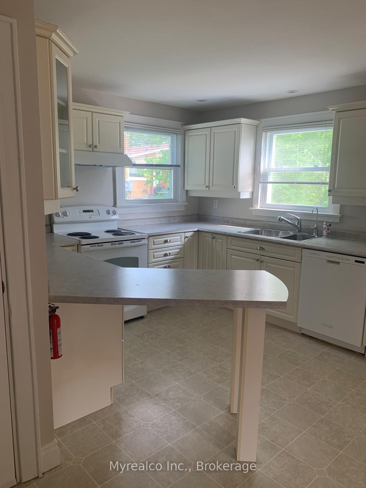 Photo 15 of 853 Fairbairn Street, Peterborough, North — HOMEH