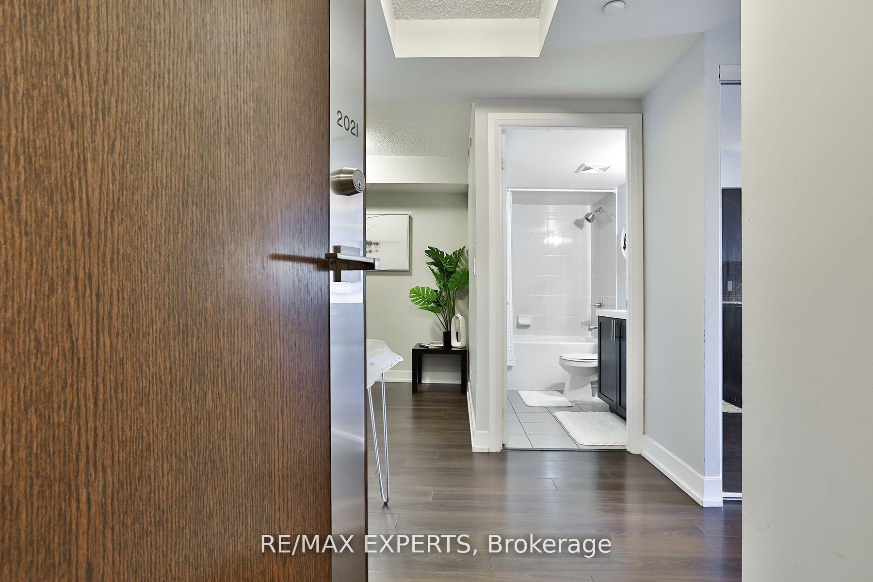 Photo 3 of Unit 2021, 2 Eva Road, Etobicoke, Etobicoke West Mall — HOMEH