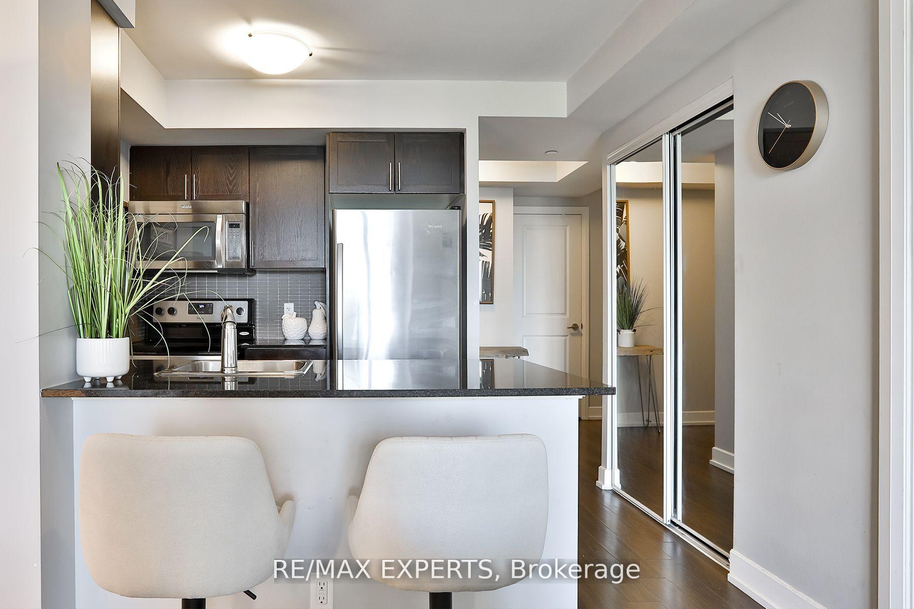 Photo 9 of Unit 2021, 2 Eva Road, Etobicoke, Etobicoke West Mall — HOMEH
