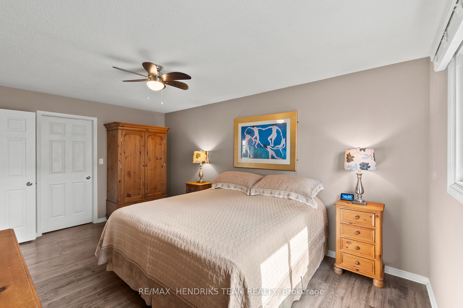 Photo 13 of 12 Stonebridge Gate, St. Catharines, Grapeview — HOMEH