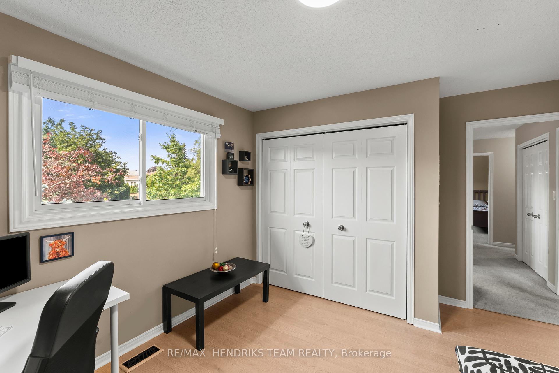 Photo 18 of 12 Stonebridge Gate, St. Catharines, Grapeview — HOMEH
