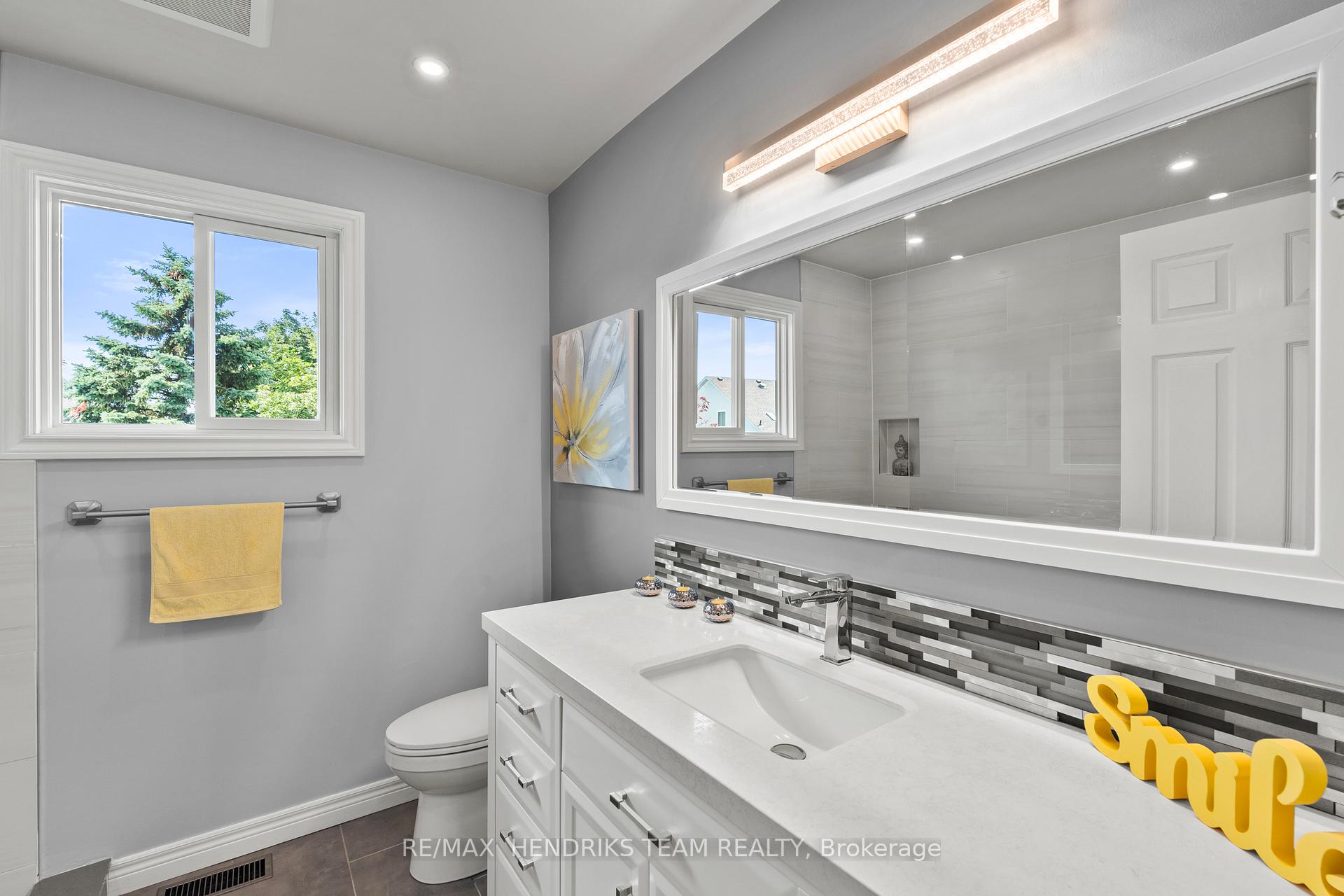 Photo 19 of 12 Stonebridge Gate, St. Catharines, Grapeview — HOMEH