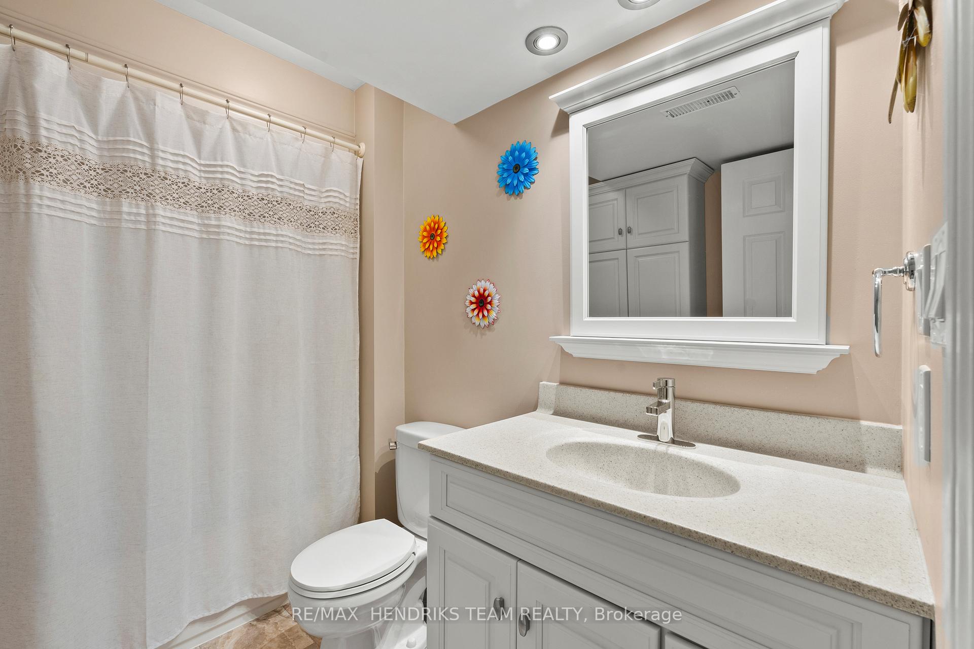 Photo 28 of 12 Stonebridge Gate, St. Catharines, Grapeview — HOMEH