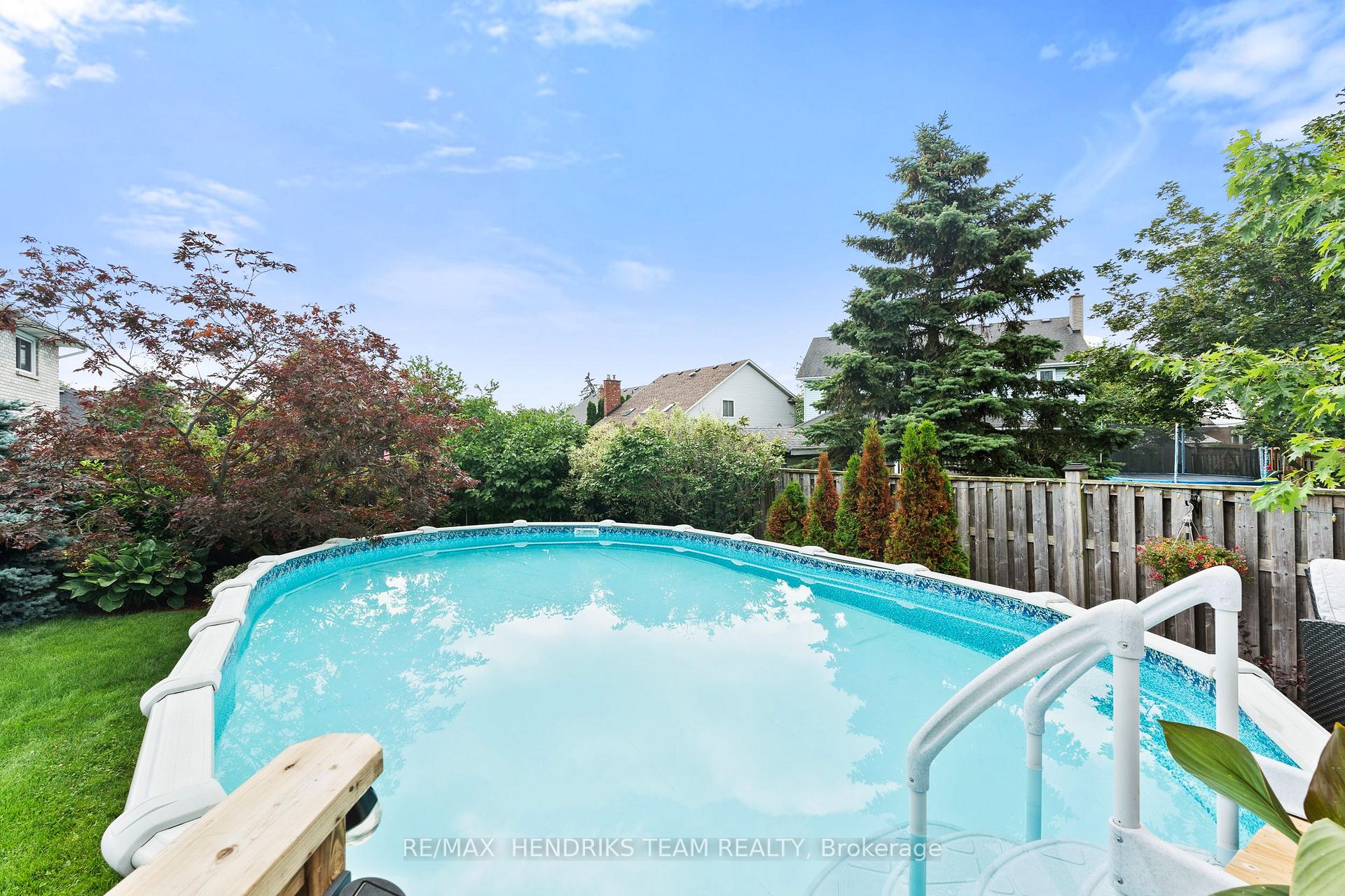 Photo 34 of 12 Stonebridge Gate, St. Catharines, Grapeview — HOMEH