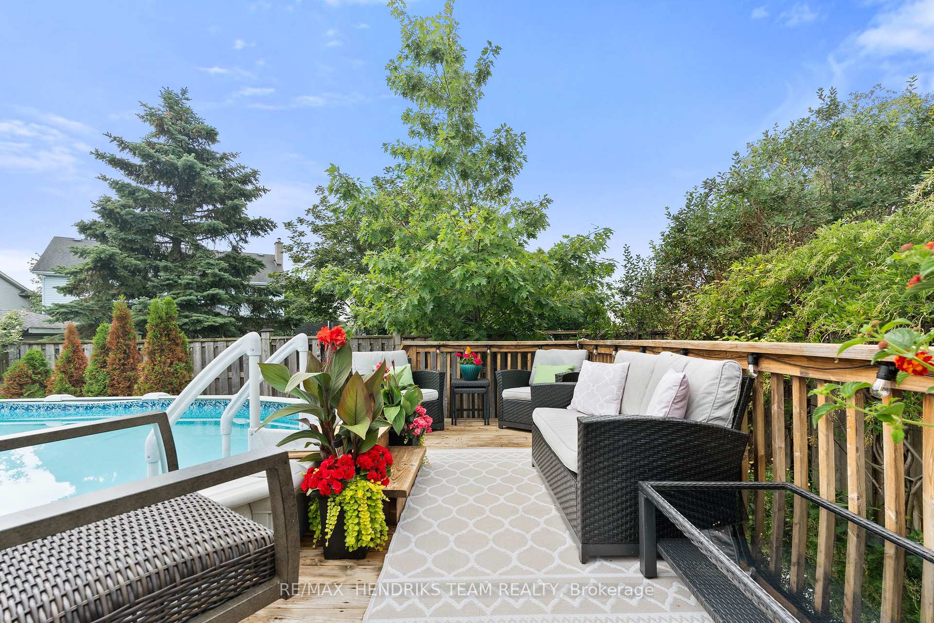 Photo 35 of 12 Stonebridge Gate, St. Catharines, Grapeview — HOMEH