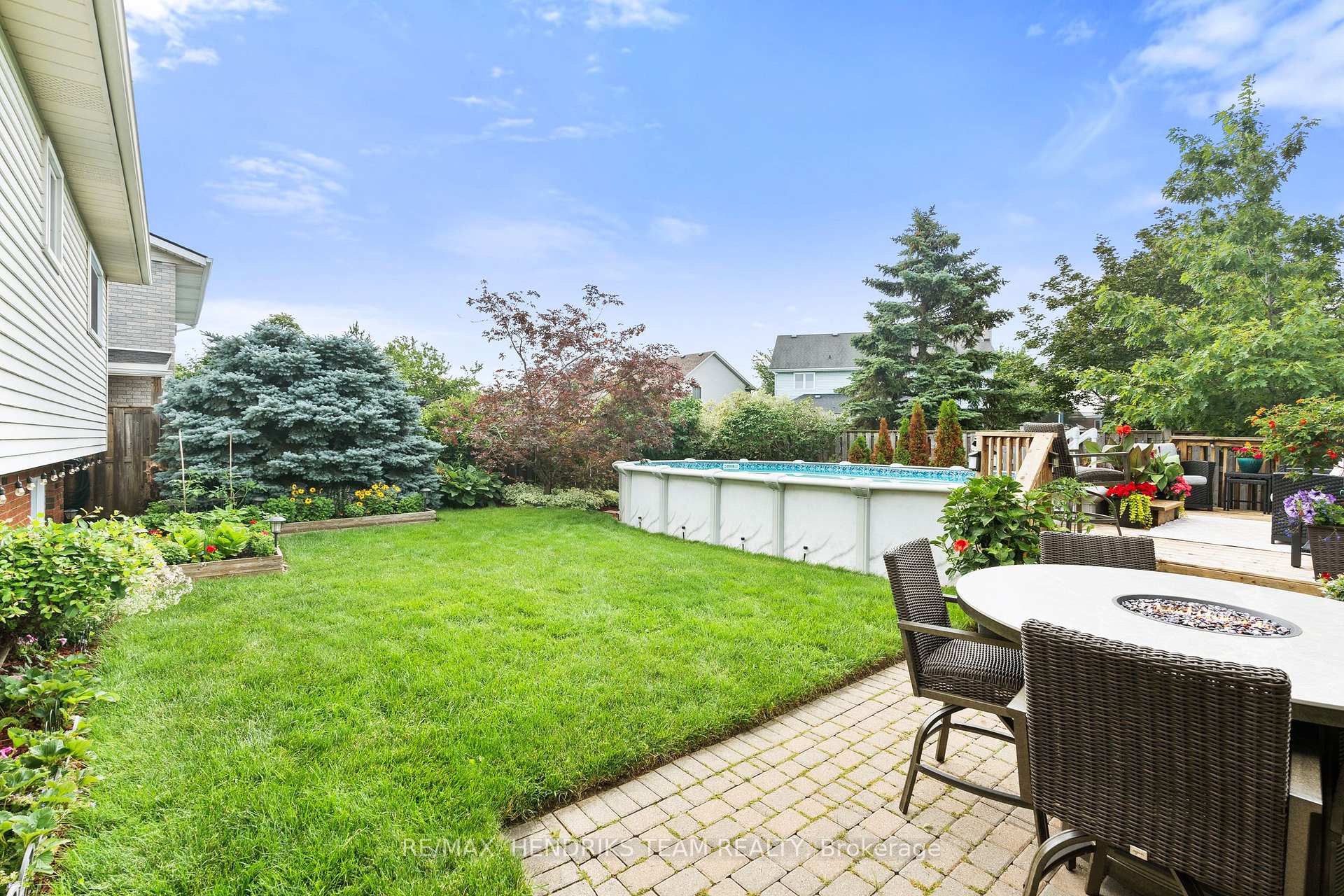 Photo 36 of 12 Stonebridge Gate, St. Catharines, Grapeview — HOMEH