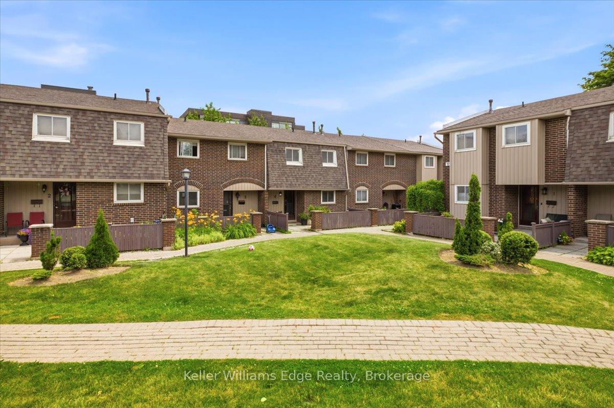 Photo 2 of Unit 4, 1294 Guelph Line, Burlington, Mountainside — HOMEH