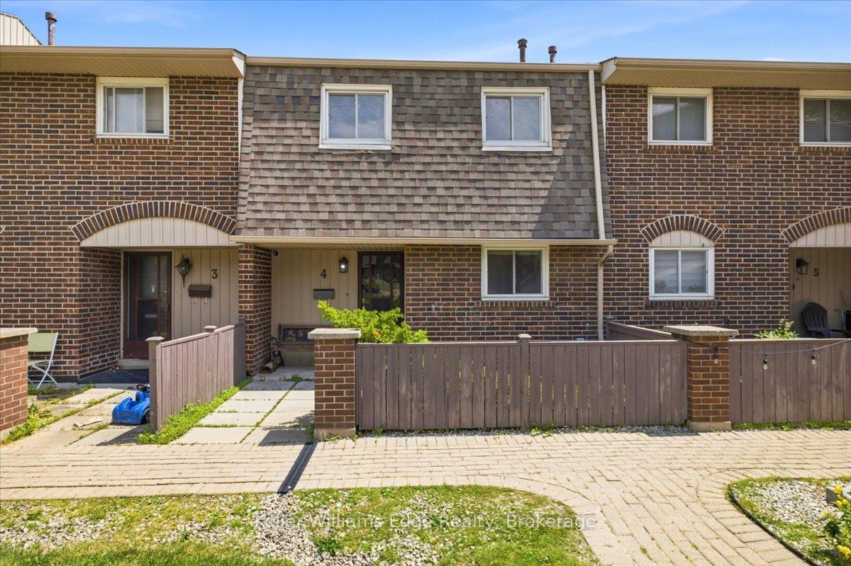 Photo 3 of Unit 4, 1294 Guelph Line, Burlington, Mountainside — HOMEH