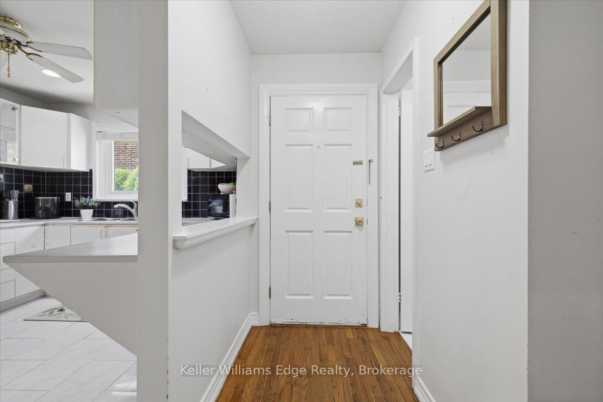 Photo 6 of Unit 4, 1294 Guelph Line, Burlington, Mountainside — HOMEH