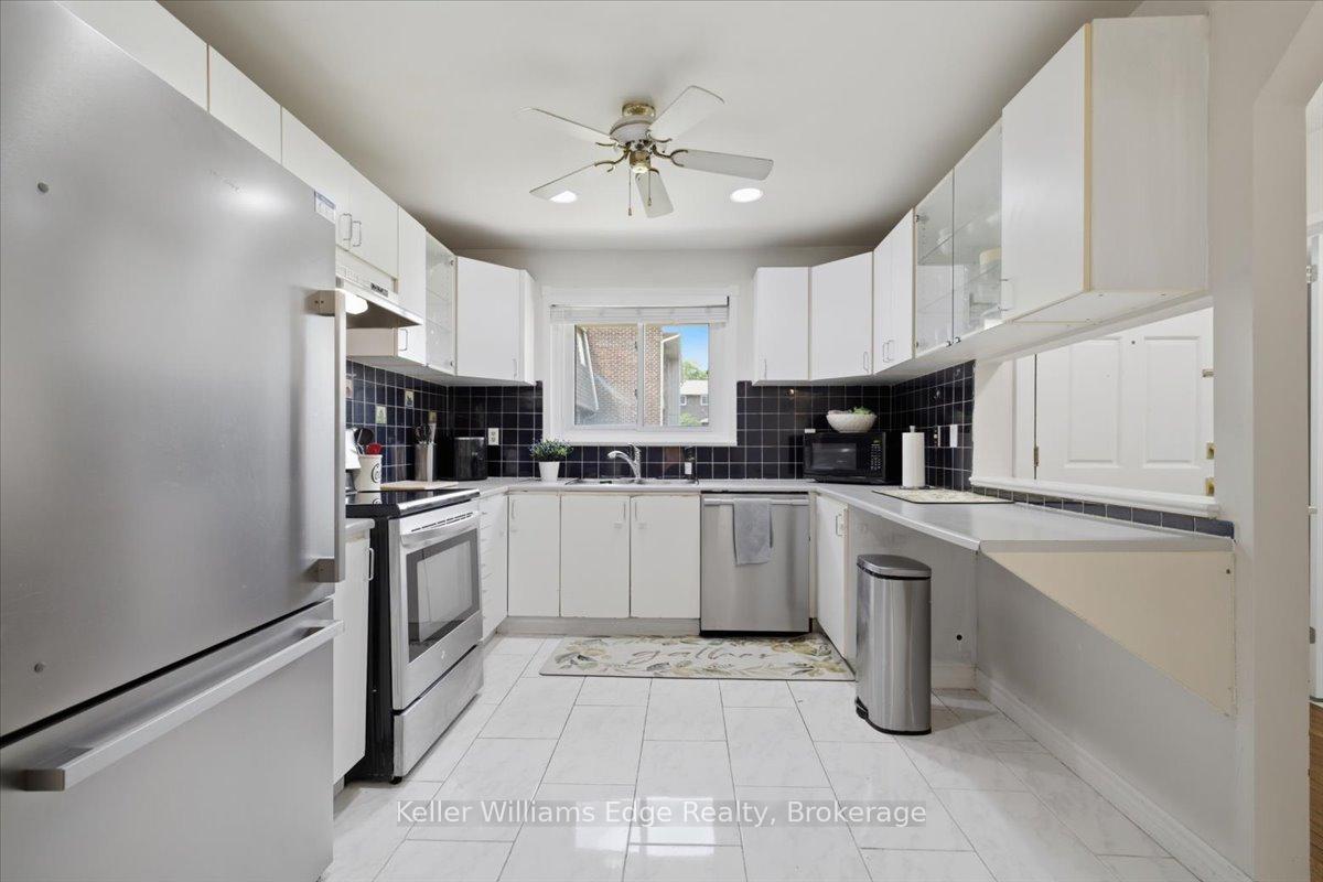 Photo 8 of Unit 4, 1294 Guelph Line, Burlington, Mountainside — HOMEH