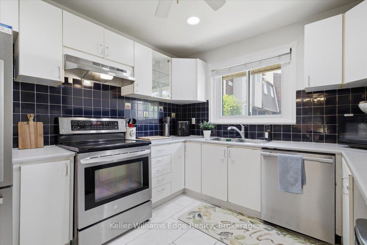 Photo 10 of Unit 4, 1294 Guelph Line, Burlington, Mountainside — HOMEH