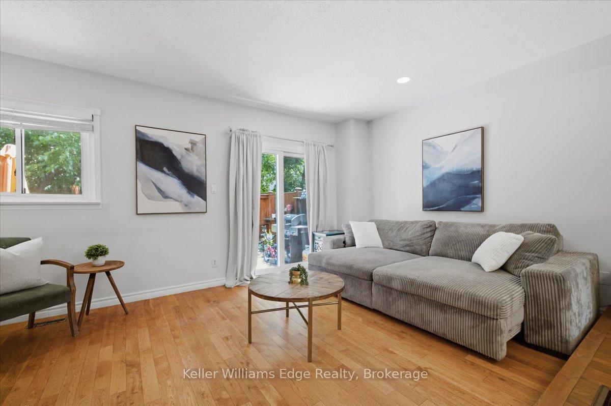 Photo 15 of Unit 4, 1294 Guelph Line, Burlington, Mountainside — HOMEH