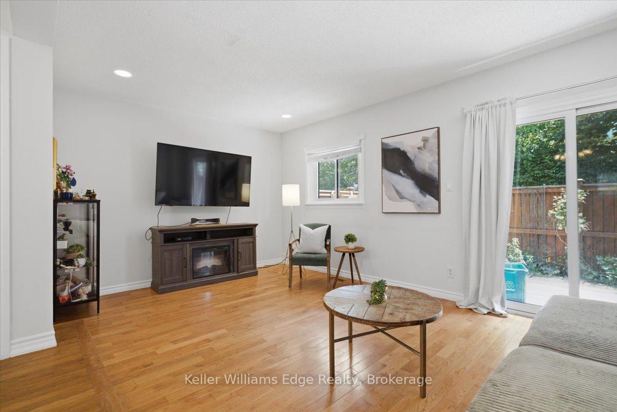 Photo 16 of Unit 4, 1294 Guelph Line, Burlington, Mountainside — HOMEH