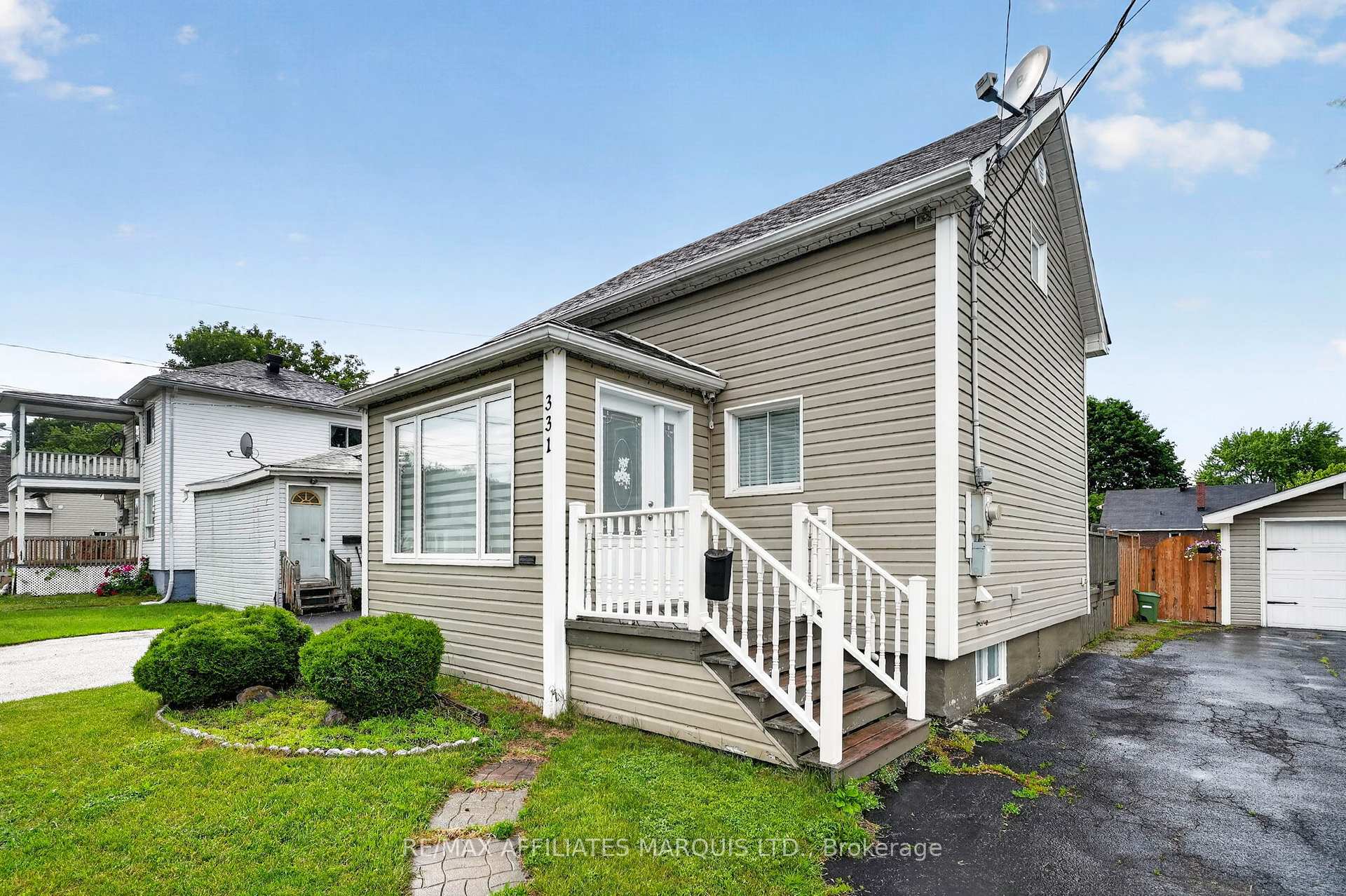 Photo 2 of 331 Sixth Street W, Cornwall, Cornwall — HOMEH