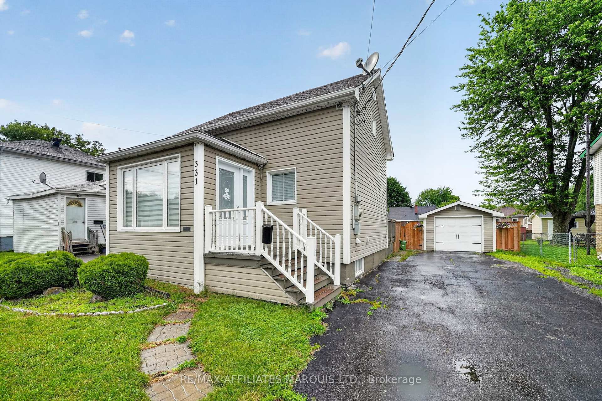 Photo 3 of 331 Sixth Street W, Cornwall, Cornwall — HOMEH
