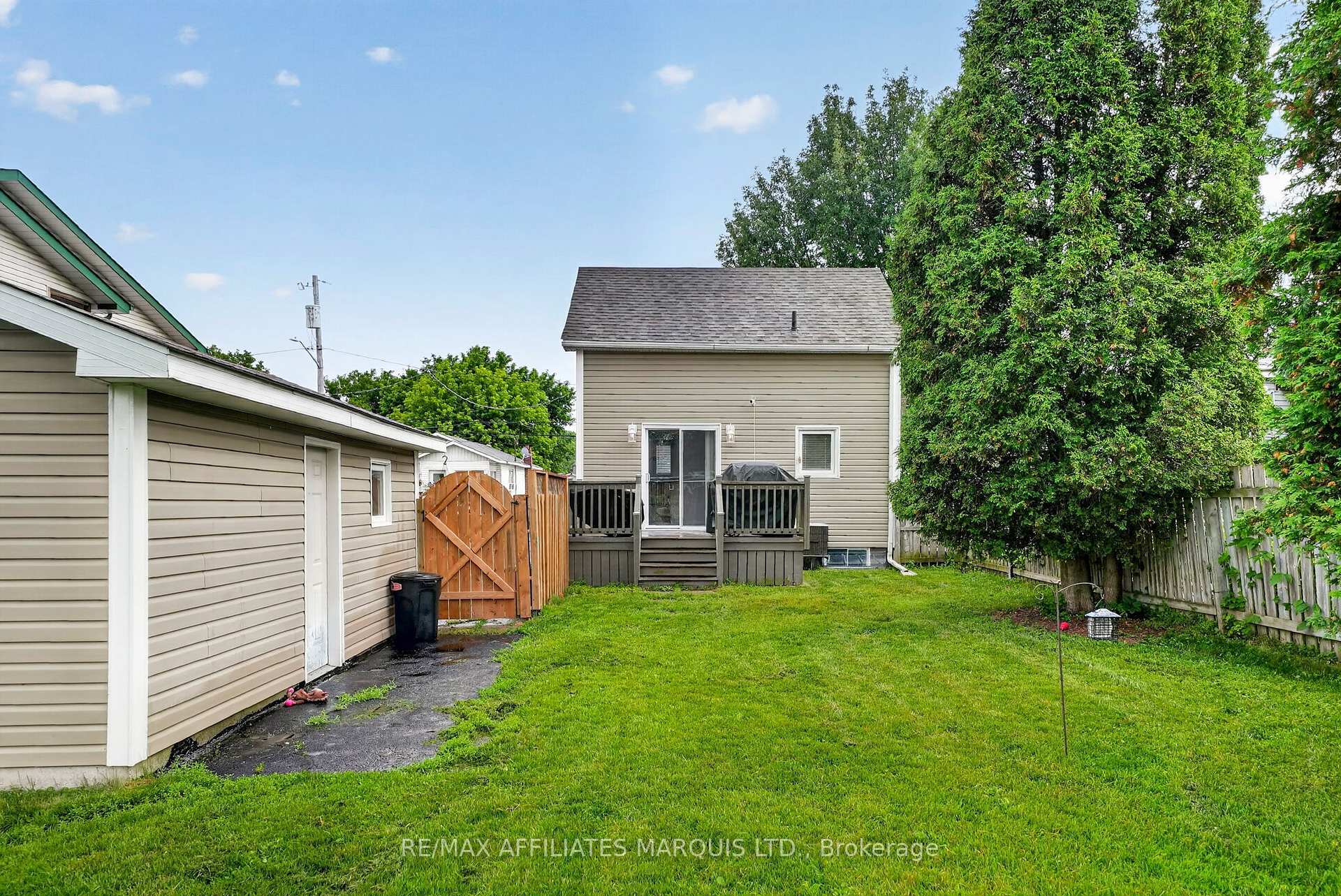 Photo 33 of 331 Sixth Street W, Cornwall, Cornwall — HOMEH