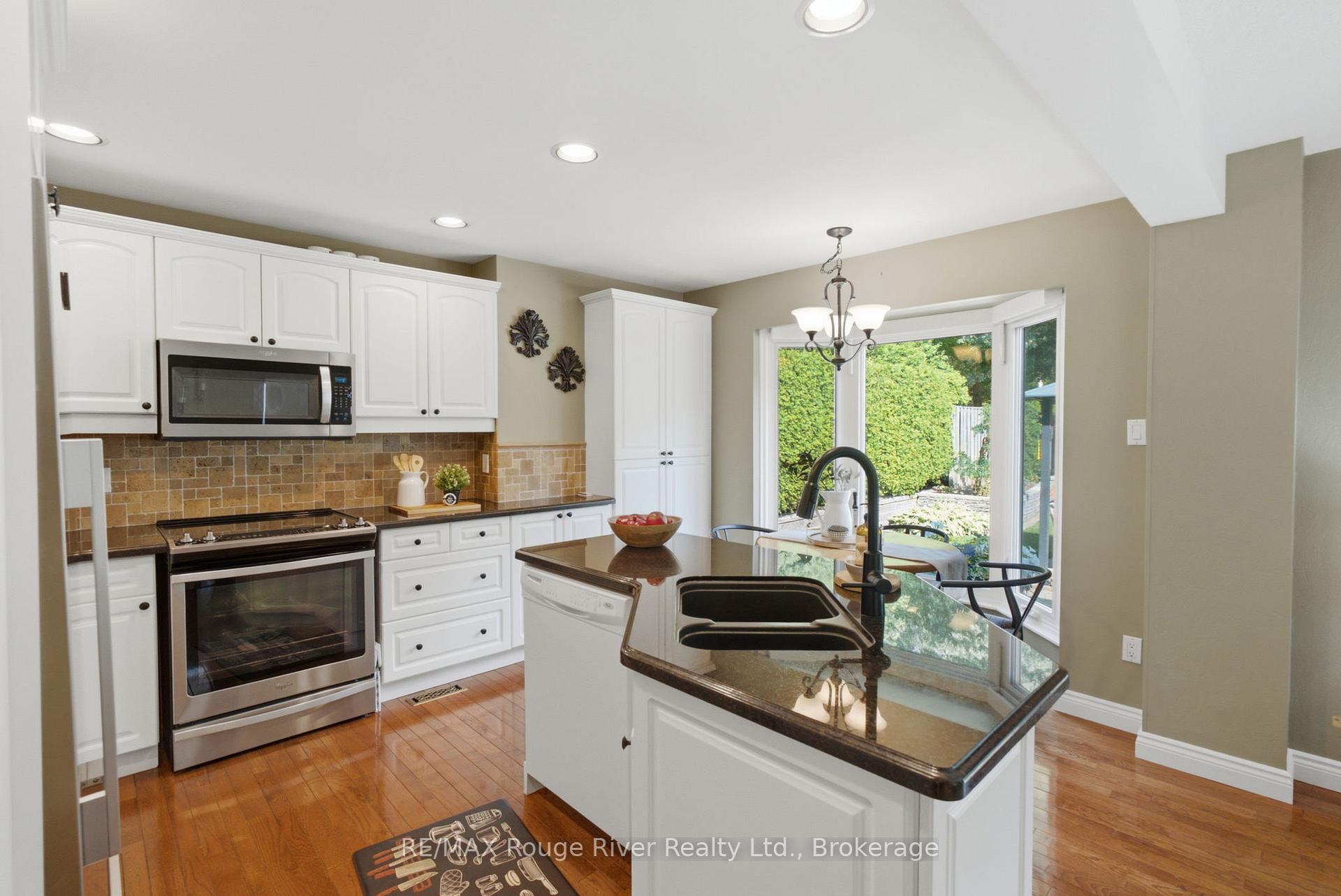 Photo 10 of 115 Pine Hills Road, Whitby, Blue Grass Meadows — HOMEH