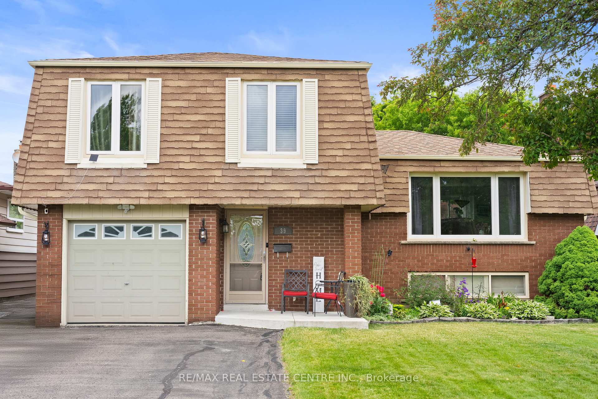 Photo 3 of 39 Grassmere Crescent, Brampton, Northgate — HOMEH